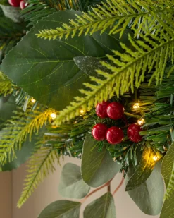 WeRChristmas Pre-Lit Decorated Wreath, Berries & Eucalyptuses, 60 Cm^ Decorated Wreaths|Pre Lit Wreaths