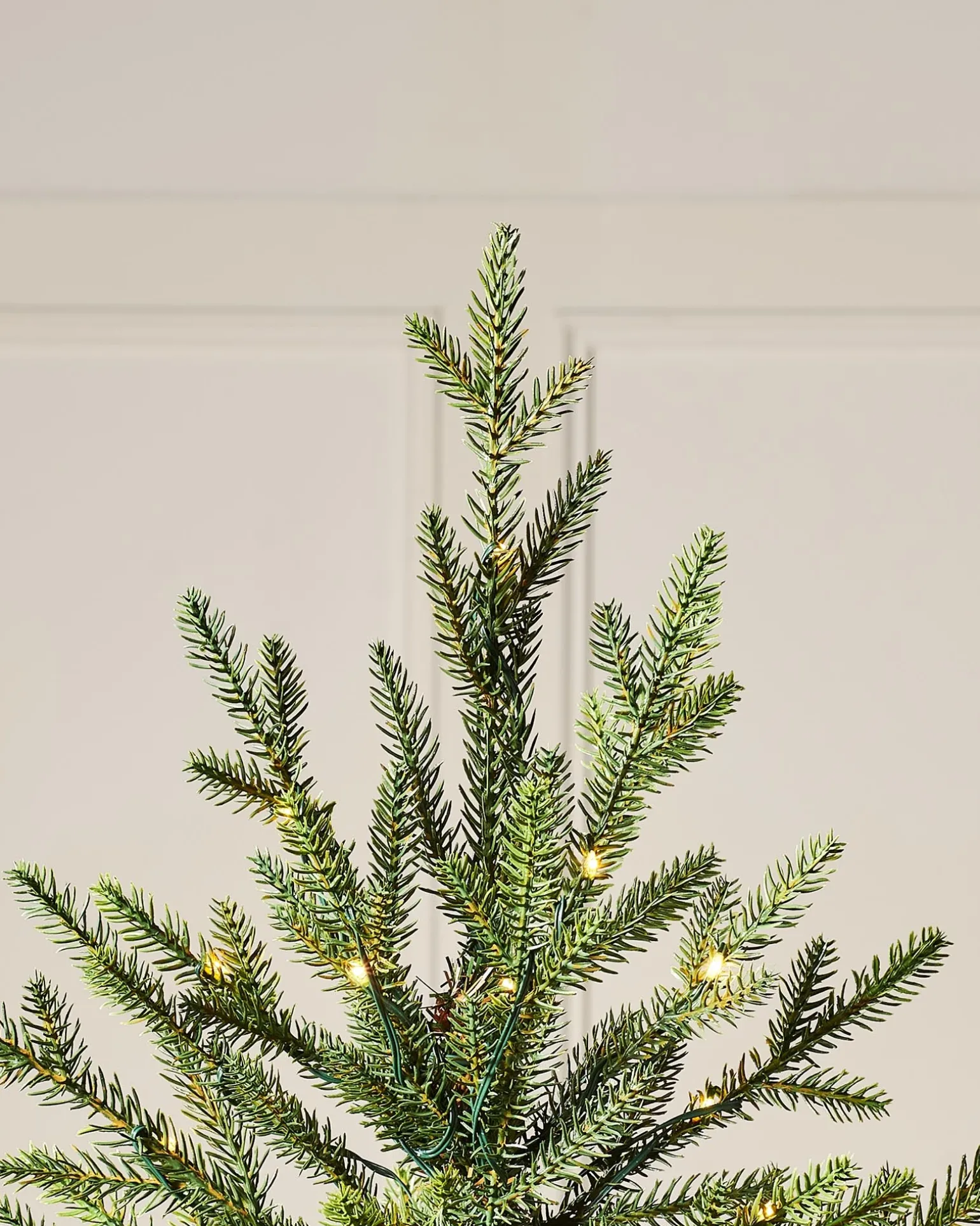 WeRChristmas Pre-Lit Douglas Fir Christmas Tree, 8 Ft^ Premium Christmas Trees|Pre Lit Christmas Trees