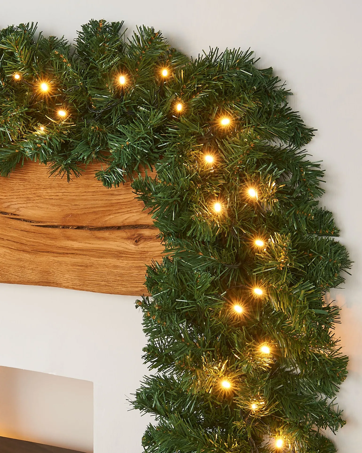 WeRChristmas Pre-Lit Extra Thick Pine Garland, 9 Ft^ Pre Lit Garlands