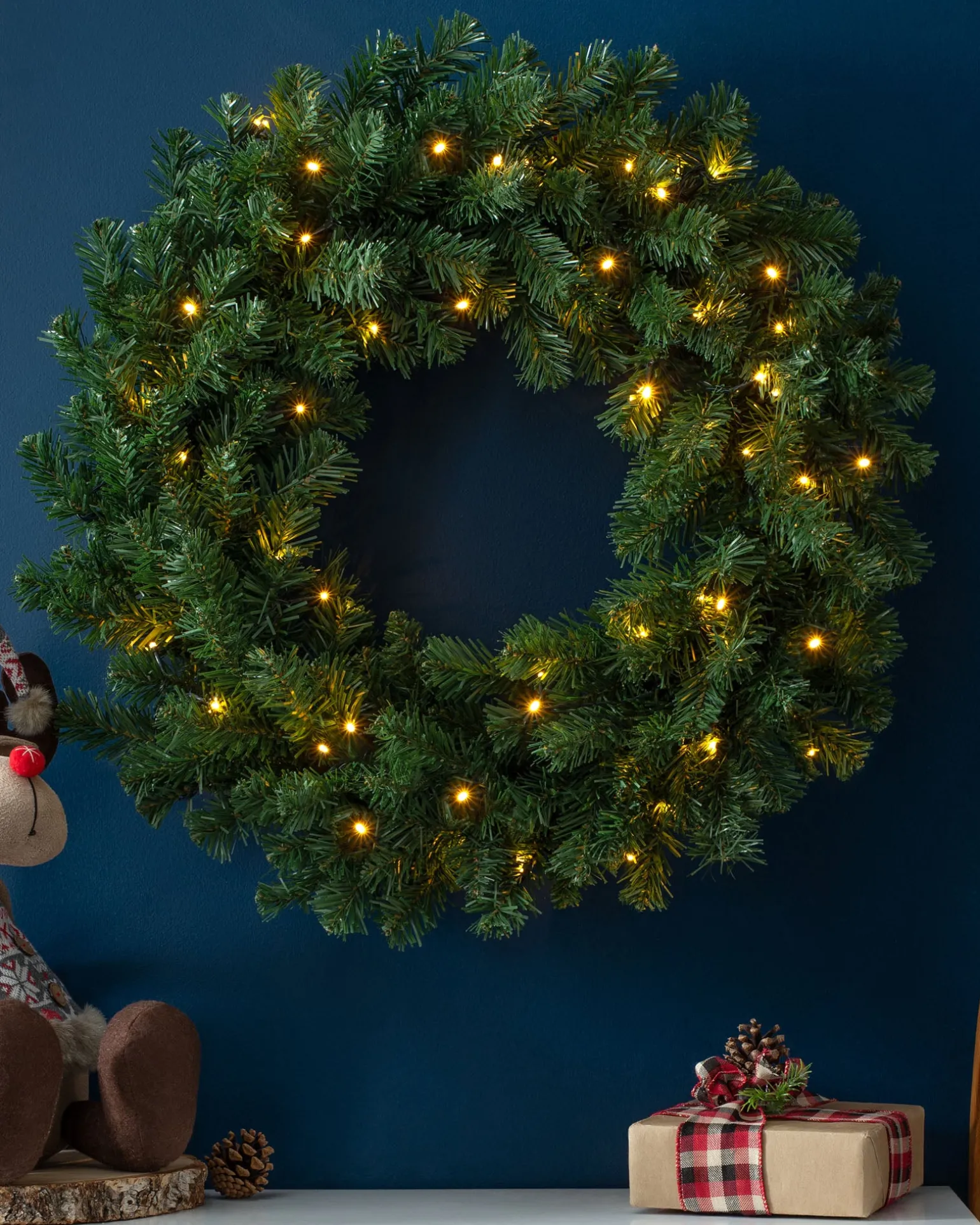 WeRChristmas Pre-Lit Extra Thick Wreath, 76 Cm^ Plain Wreaths|Pre Lit Wreaths