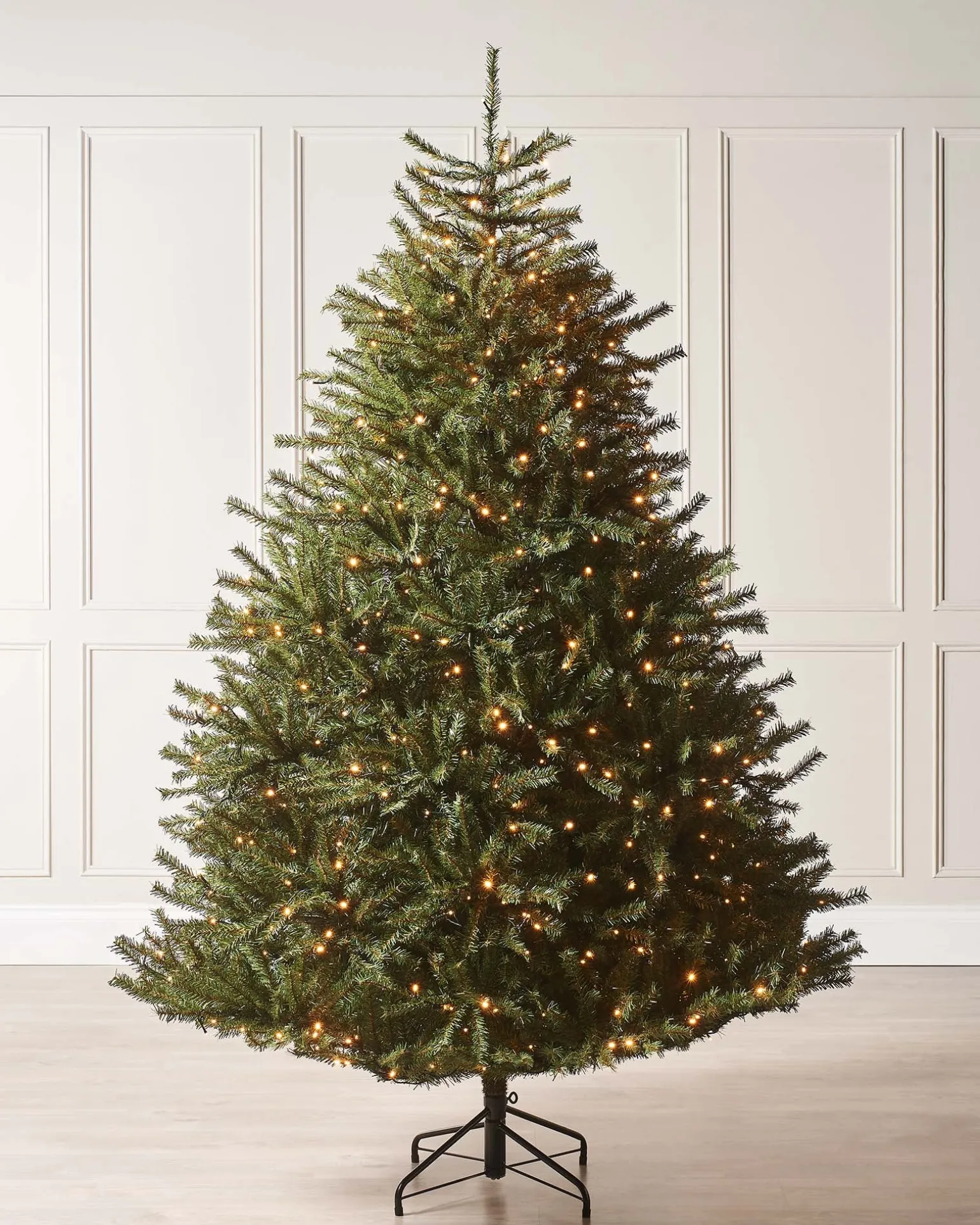 WeRChristmas Pre-Lit Foxtail Pine Christmas Tree, 6 Ft^ Premium Christmas Trees|Pre Lit Christmas Trees