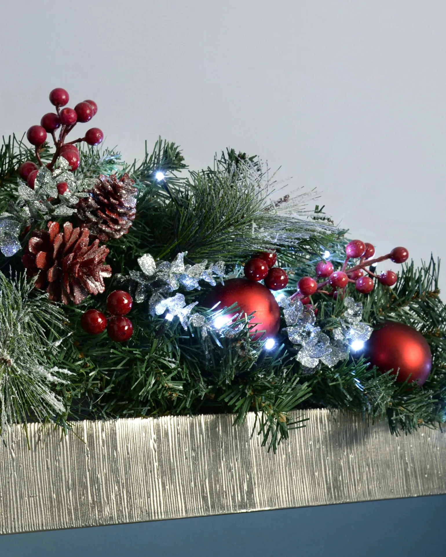 WeRChristmas Pre-Lit Frosted Decorated Arch Garland With 20 Cool White LEDs, 3 Ft^ Snow Flocked Garlands|Decorated Garlands
