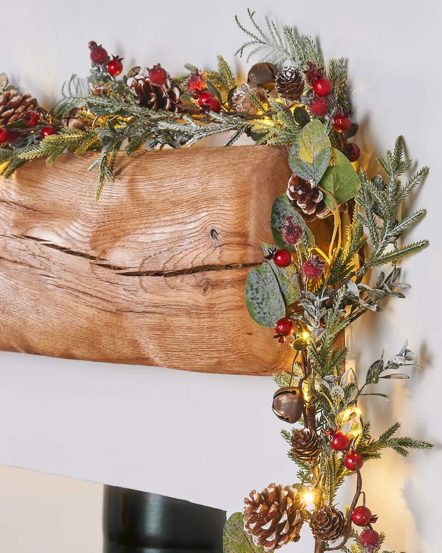 WeRChristmas Pre-Lit Frosted Eucalyptus Garland, Pinecones & Berries, 9 Ft^ Pre Lit Garlands|Decorated Garlands