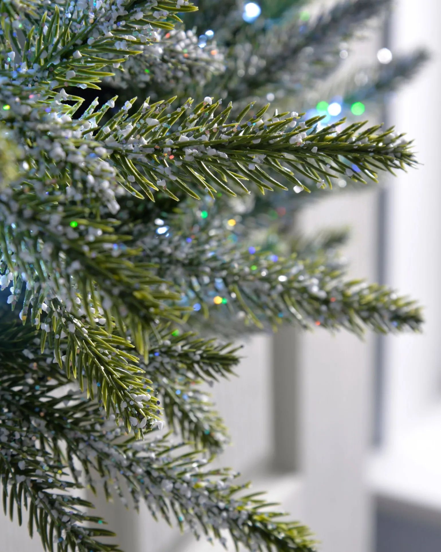 WeRChristmas Pre-Lit Frosted Fir Wreath, 50 Cm^ Plain Wreaths|Pre Lit Wreaths