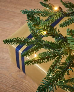 WeRChristmas Pre-lit Grand Alaskan Fir Christmas Tree, 8 Ft^ Premium Christmas Trees|Pre Lit Christmas Trees