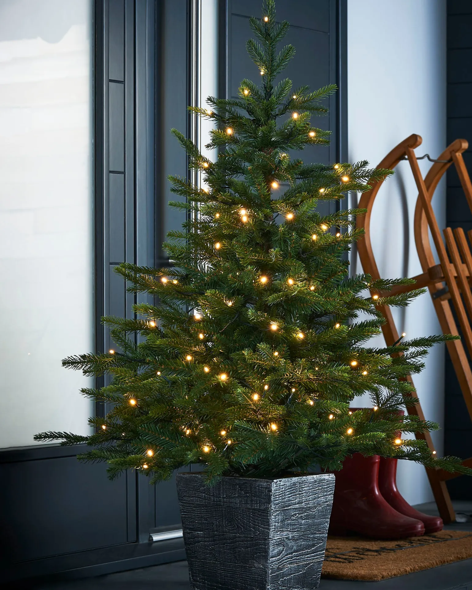 WeRChristmas Pre-Lit Grand Fir Potted Christmas Tree, 4 Ft^ Budget Christmas Trees|Potted Christmas Trees