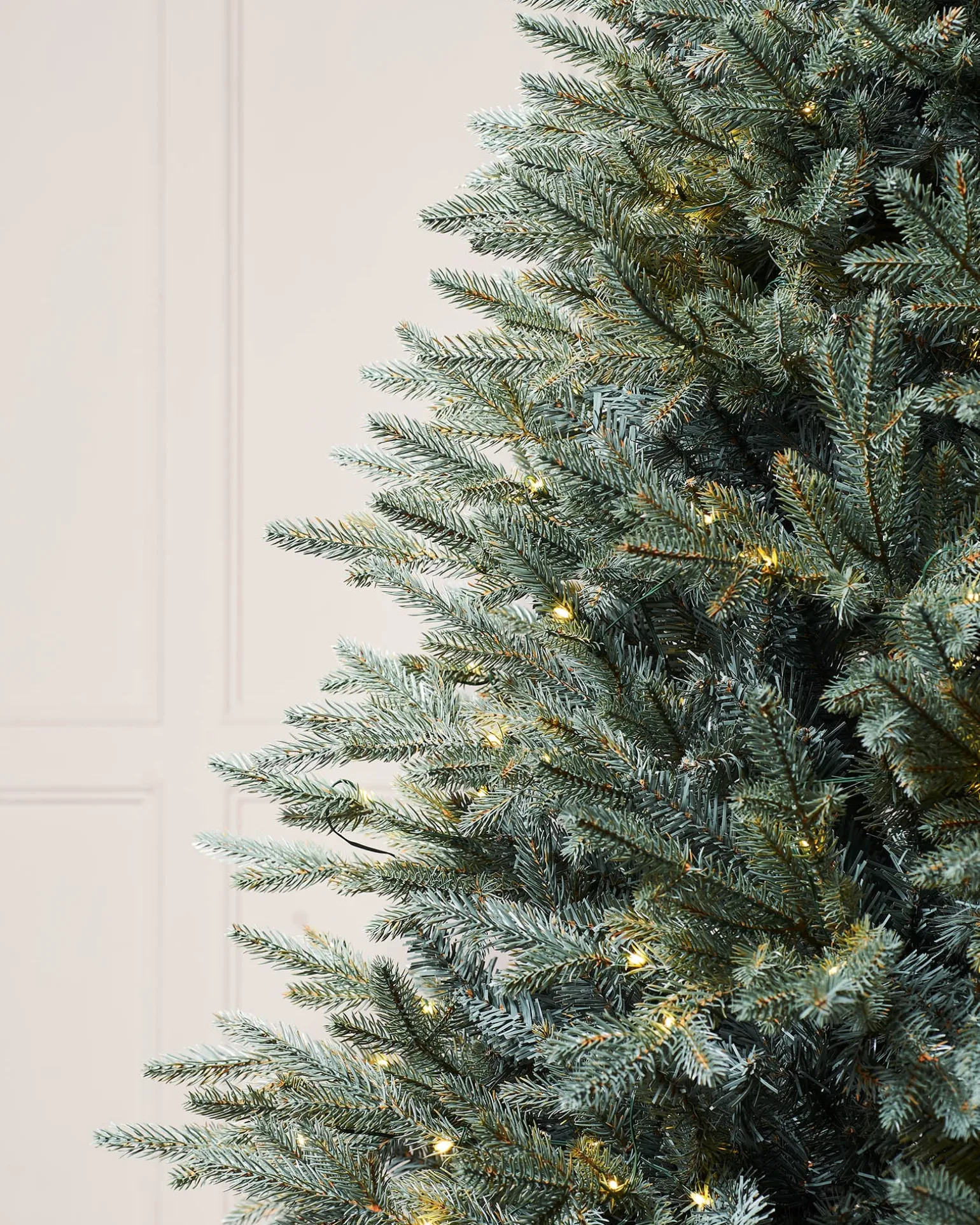WeRChristmas Pre-Lit Mixed Pine Blue Christmas Tree, Dual LED Warm White, 7 Ft^ Pre Lit Christmas Trees
