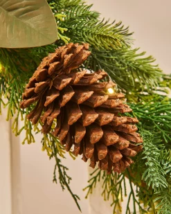 WeRChristmas Pre-Lit Mixed Tip Garland, Pinecones & Berries, 9 Ft^ Decorated Garlands|Pre Lit Garlands
