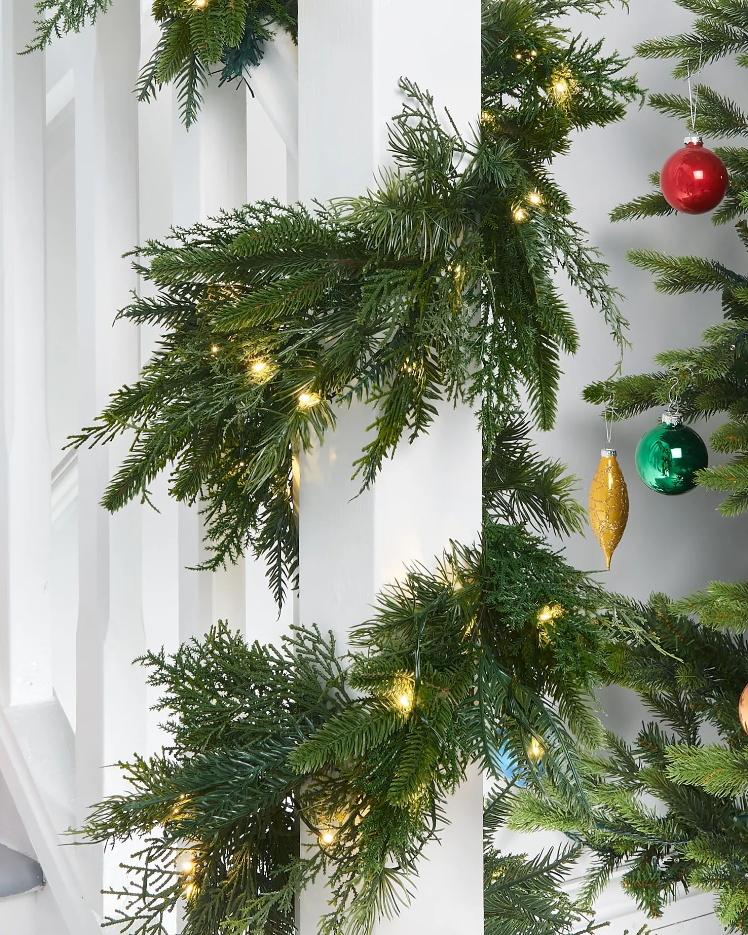 WeRChristmas Pre-Lit Natural Fir Garland, 18 Ft^ Extra Large Garlands|Pre Lit Garlands
