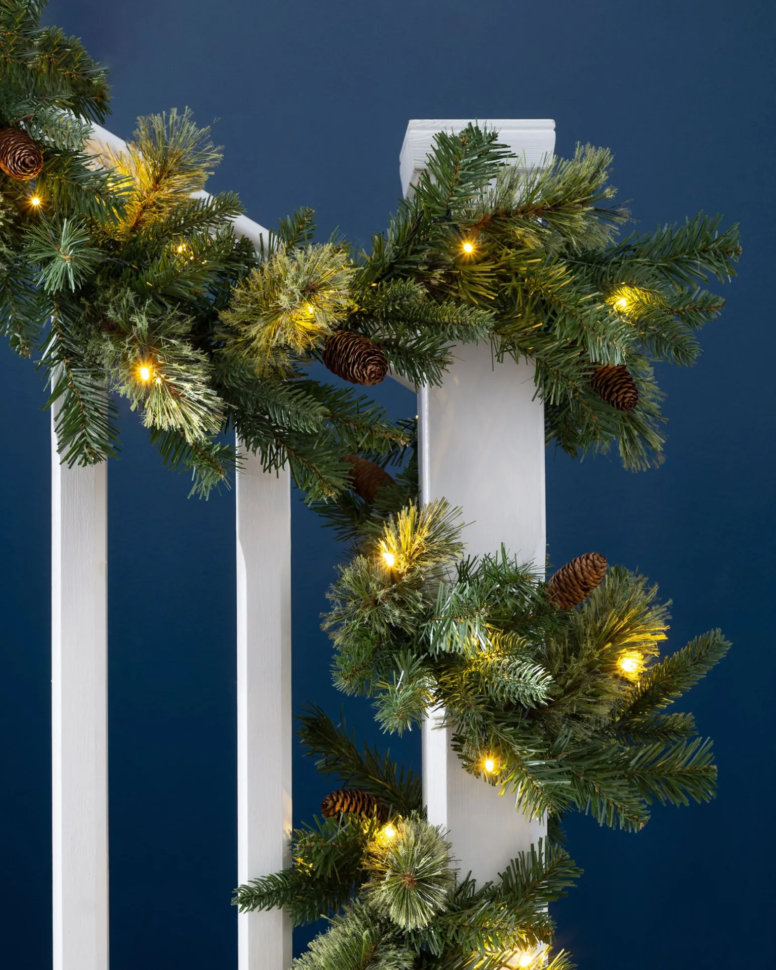 WeRChristmas Pre-Lit Natural Pine Garland, 9 Ft^ Pre Lit Garlands