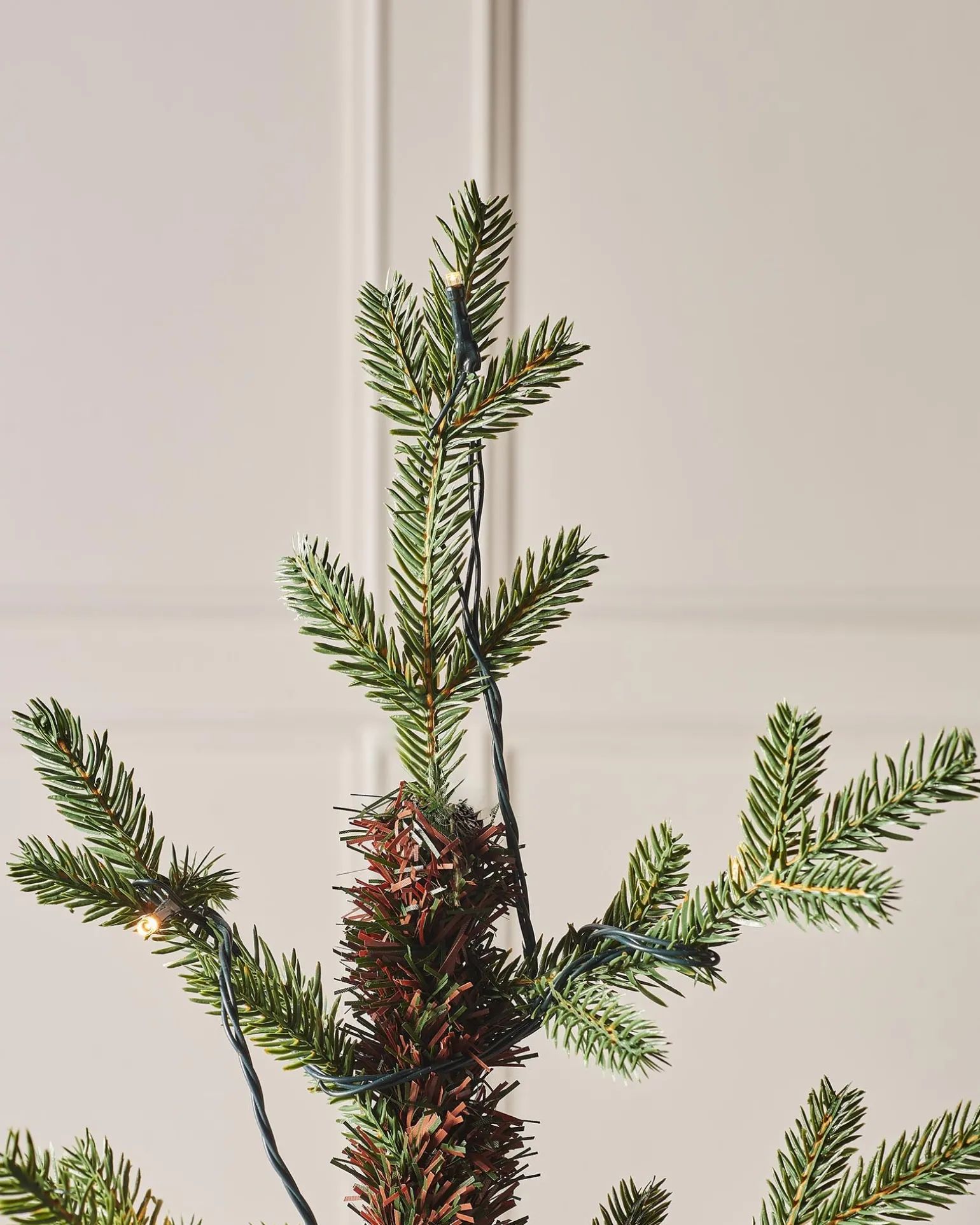 WeRChristmas Pre-Lit Norway Spruce Potted Christmas Tree, 4 Ft^ Budget Christmas Trees|Potted Christmas Trees