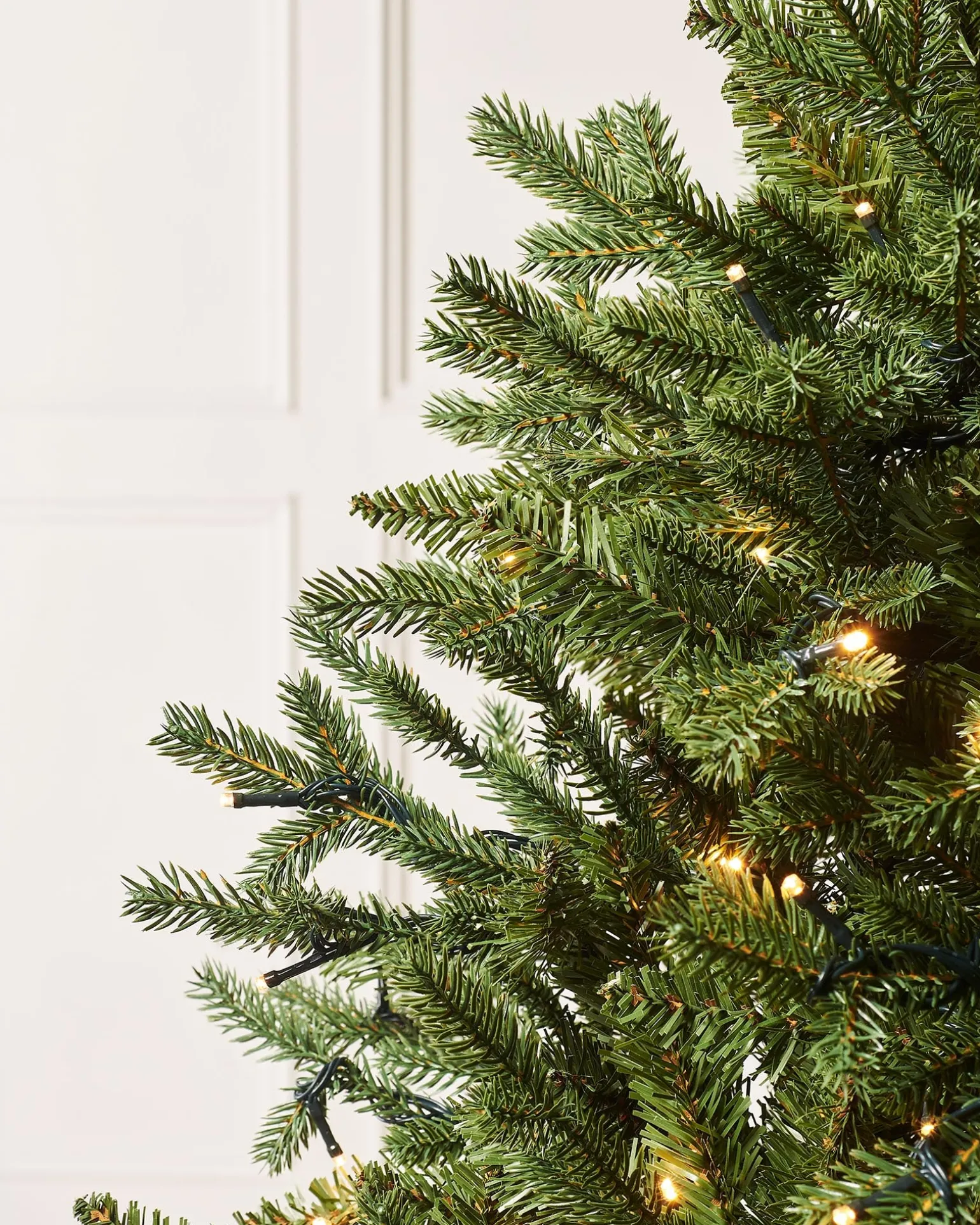 WeRChristmas Pre-Lit Norway Spruce Potted Christmas Tree, 5 Ft^ Budget Christmas Trees|Potted Christmas Trees