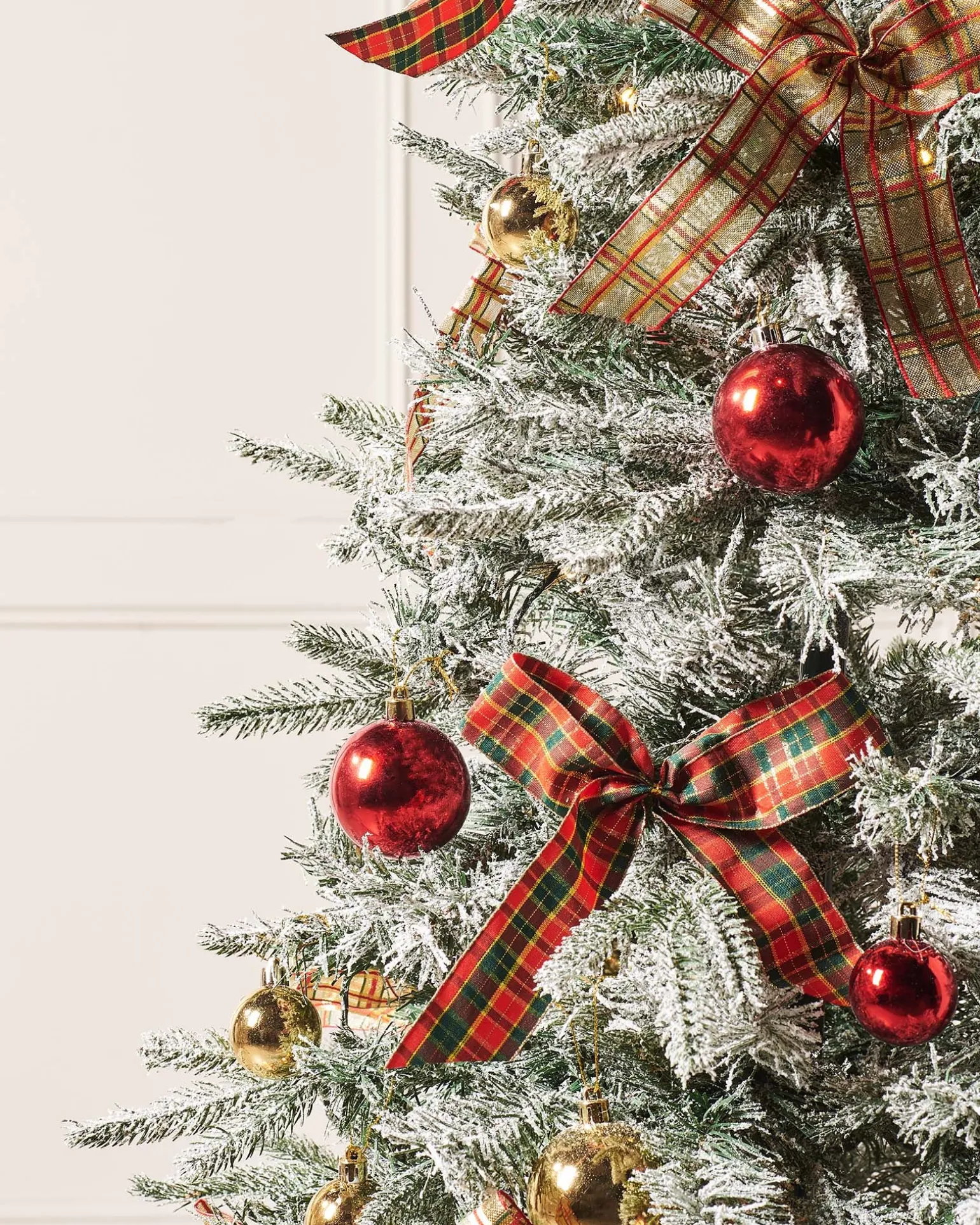 WeRChristmas Pre-Lit Pop-Up Decorated Christmas Tree, Red/Gold, 6 Ft^ Budget Christmas Trees|Snow Flocked Christmas Trees