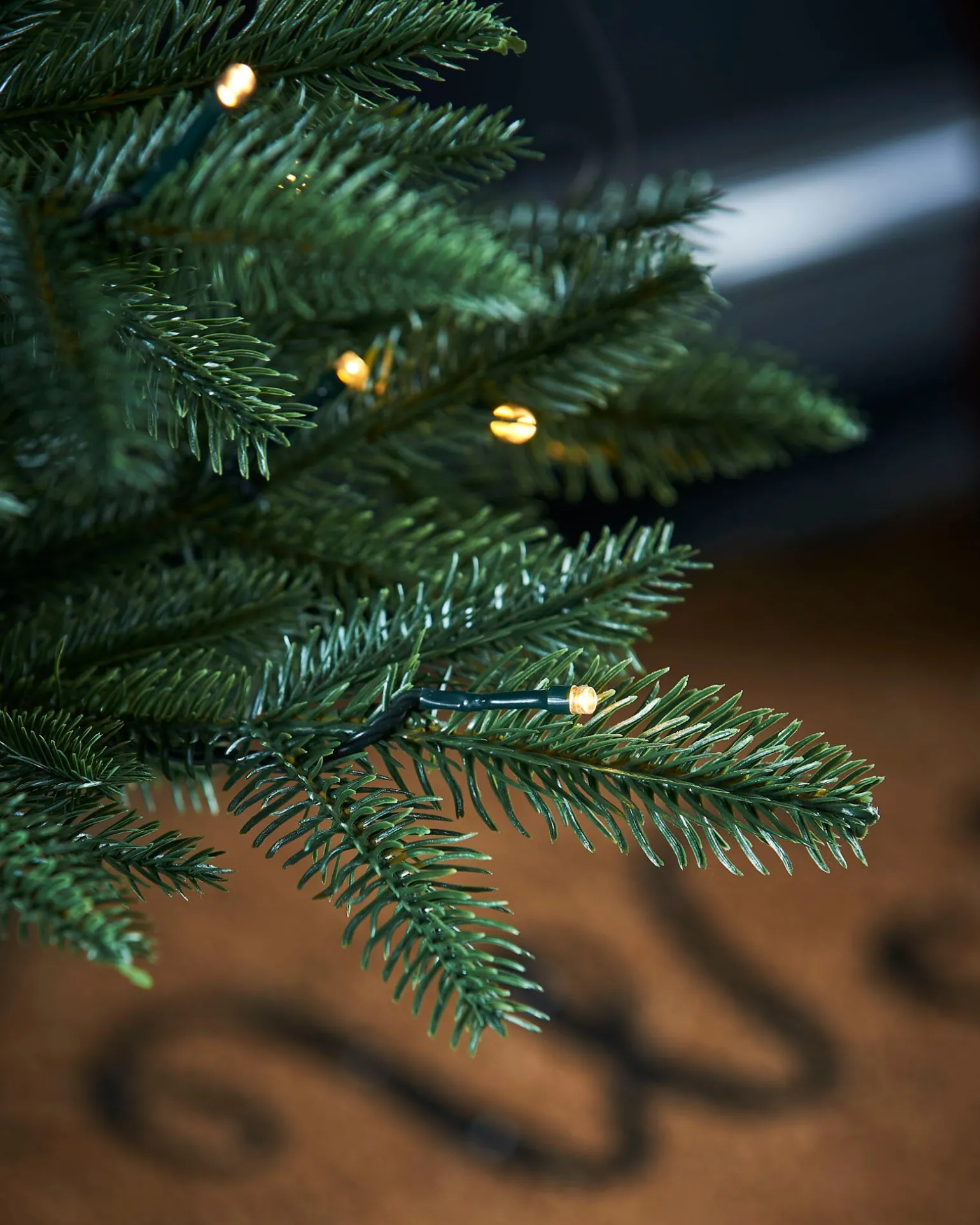 WeRChristmas Pre-Lit Potted Alaskan Fir Christmas Tree, 4 Ft^ Budget Christmas Trees|Potted Christmas Trees