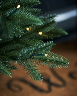 WeRChristmas Pre-Lit Potted Alaskan Fir Christmas Tree, 4 Ft^ Budget Christmas Trees|Potted Christmas Trees
