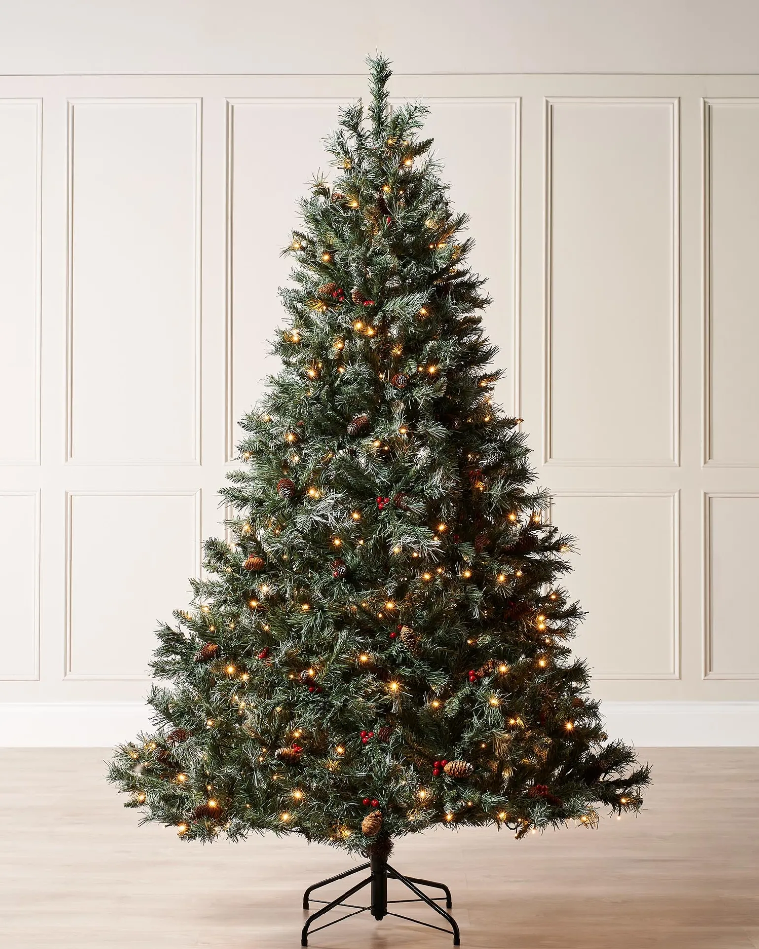 WeRChristmas Pre-Lit Scandinavian Spruce Pinecones & Berries Christmas Tree, 5 Ft^ Budget Christmas Trees|Snow Flocked Christmas Trees