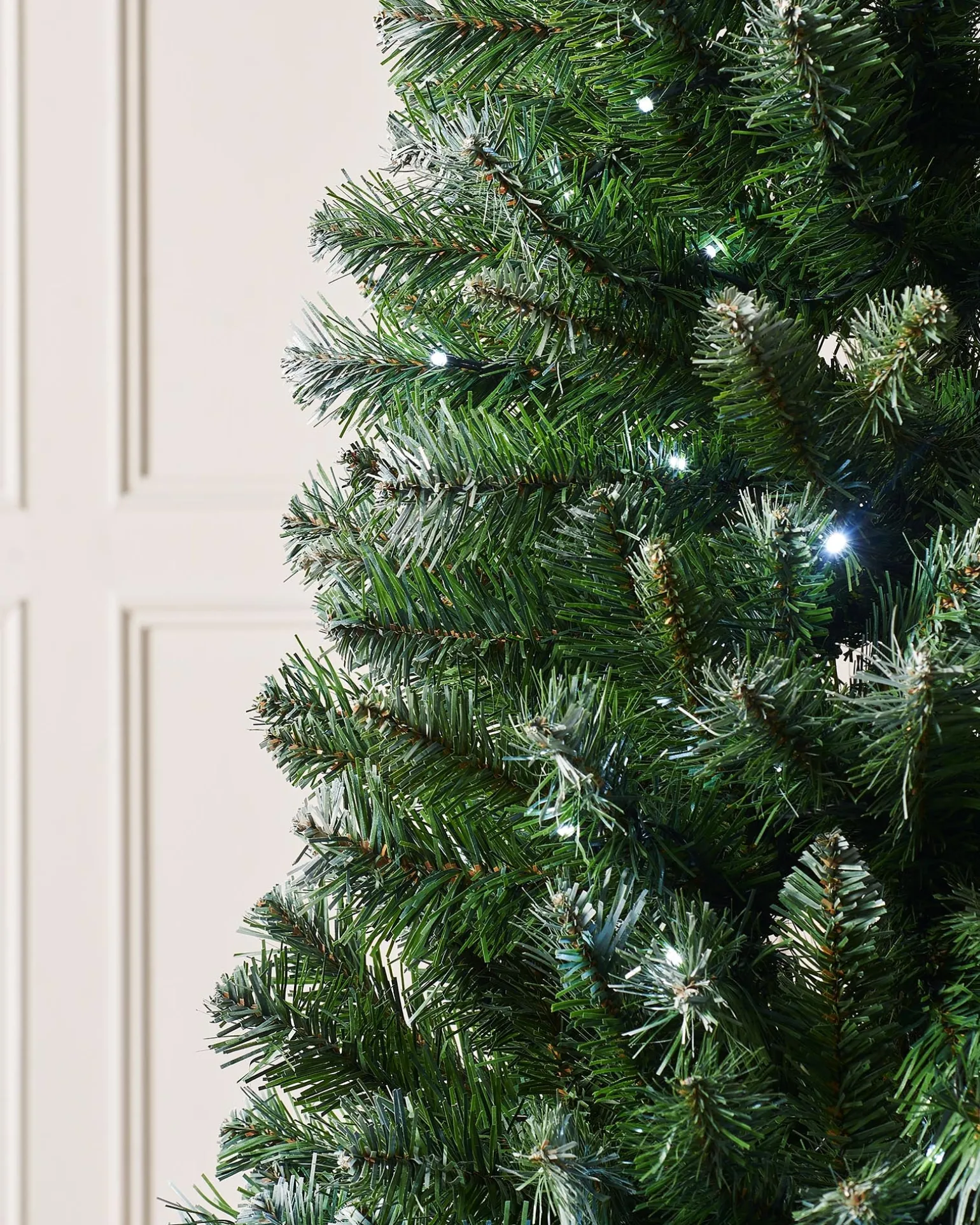 WeRChristmas Pre-Lit Slim Frosted Christmas Tree, 6 Ft^ Budget Christmas Trees|Snow Flocked Christmas Trees