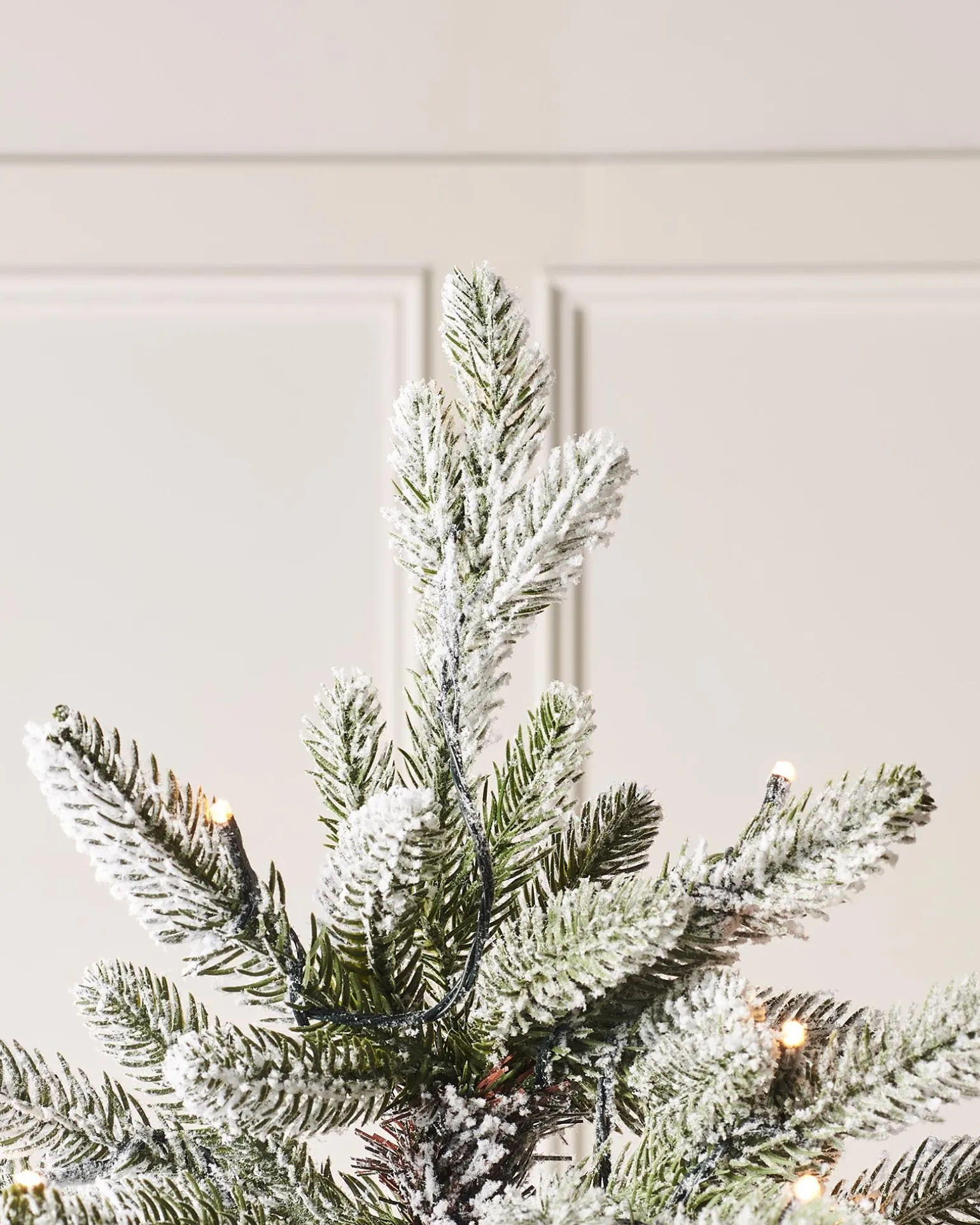 WeRChristmas Pre-Lit Slim Snow Flocked Christmas Tree, 5 Ft^ Budget Christmas Trees|Snow Flocked Christmas Trees