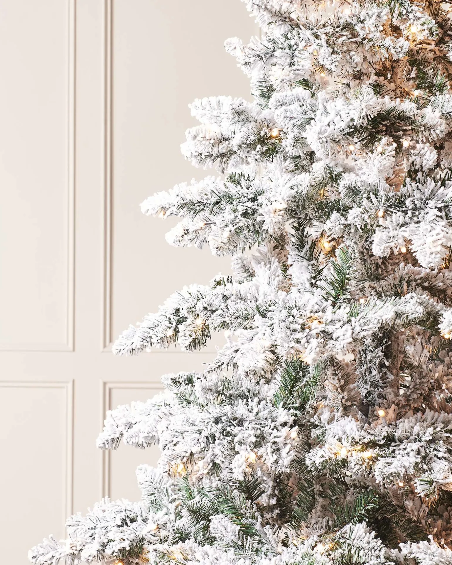 WeRChristmas Pre-Lit Snow Flocked Alpine Christmas Tree, 6 Ft^ Premium Christmas Trees|Snow Flocked Christmas Trees