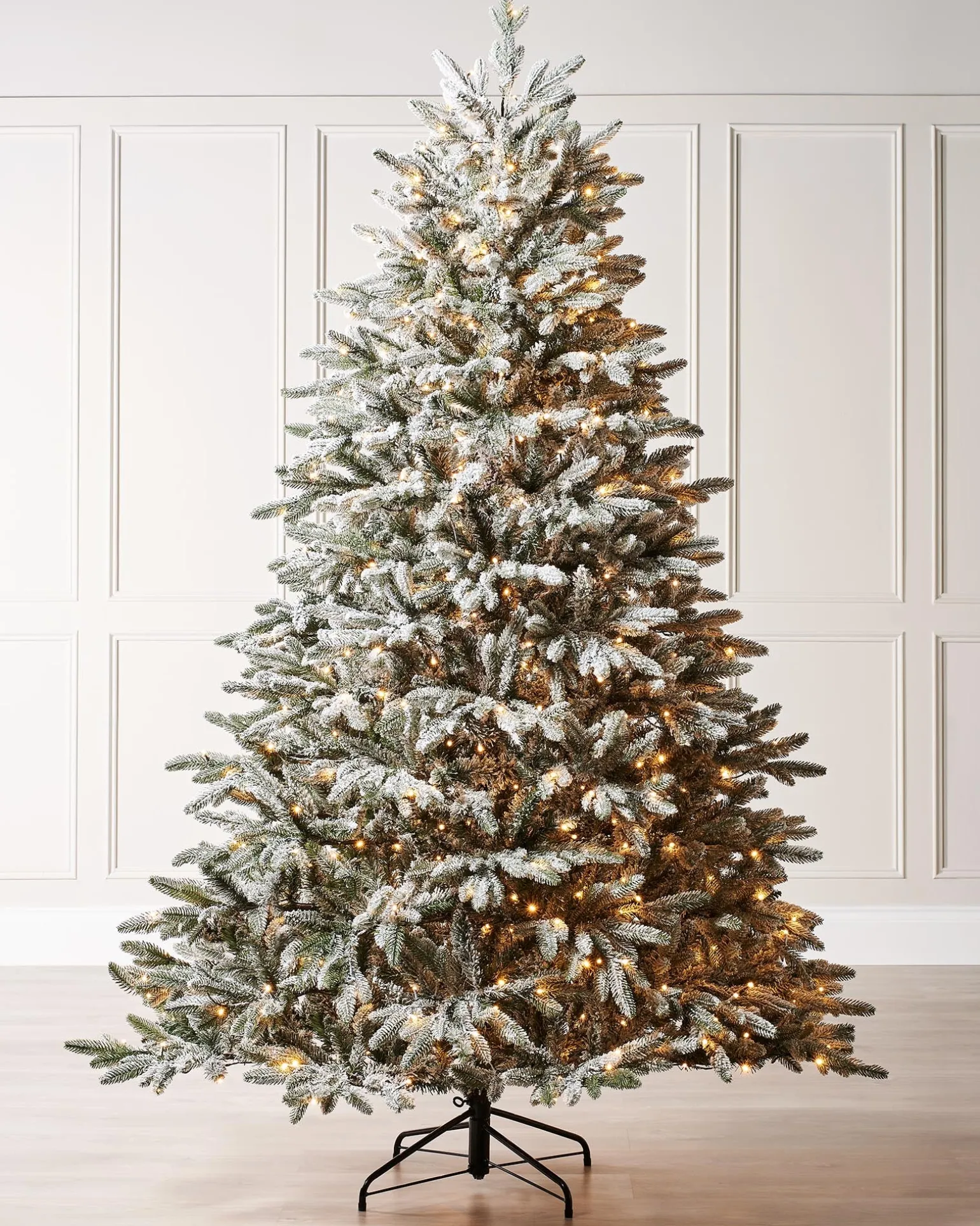 WeRChristmas Pre-Lit Snow Flocked Christmas Tree, 7.5 Ft^ Snow Flocked Christmas Trees|Pre Lit Christmas Trees