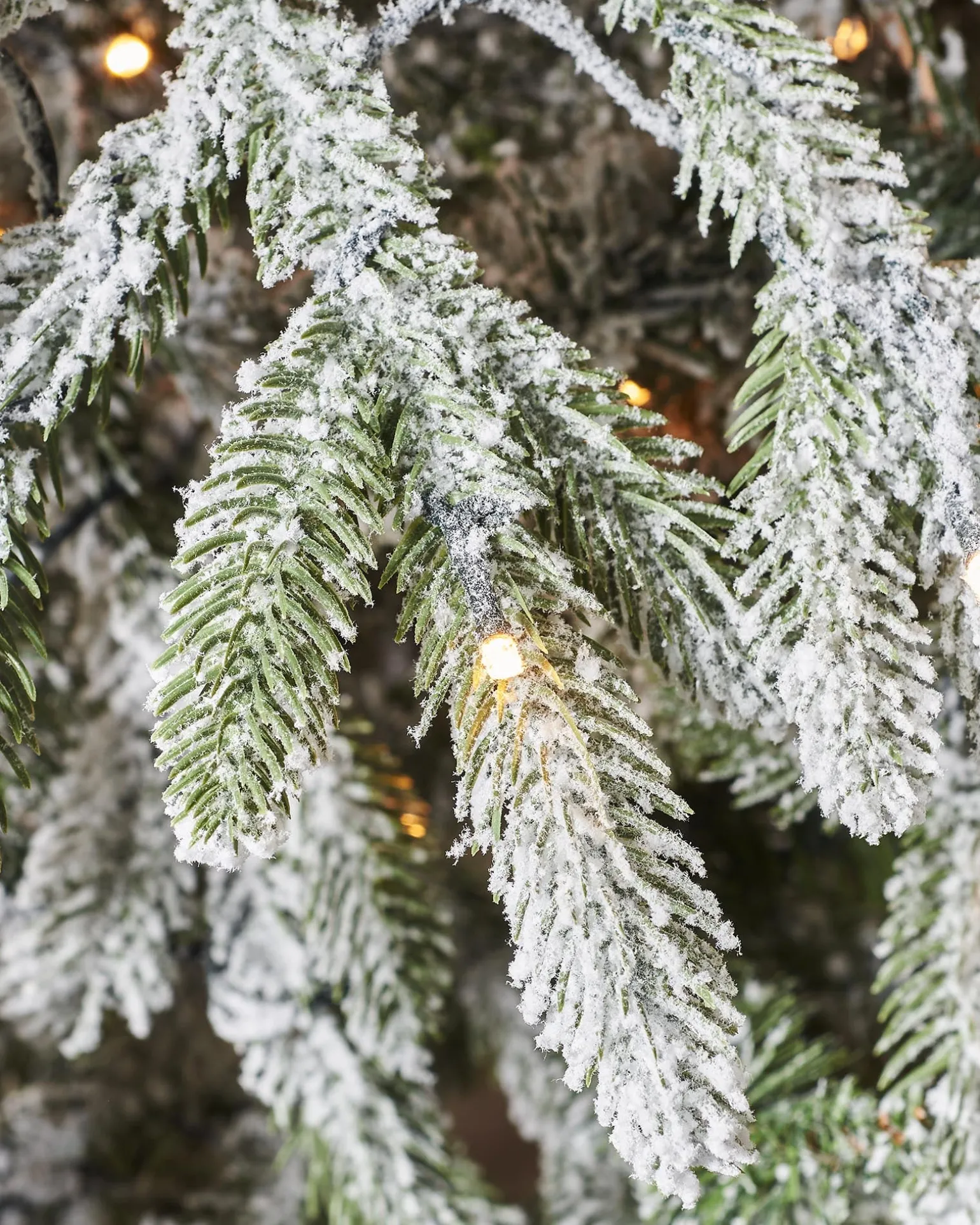 WeRChristmas Pre-Lit Snow Flocked Christmas Tree, 7.5 Ft^ Snow Flocked Christmas Trees|Pre Lit Christmas Trees