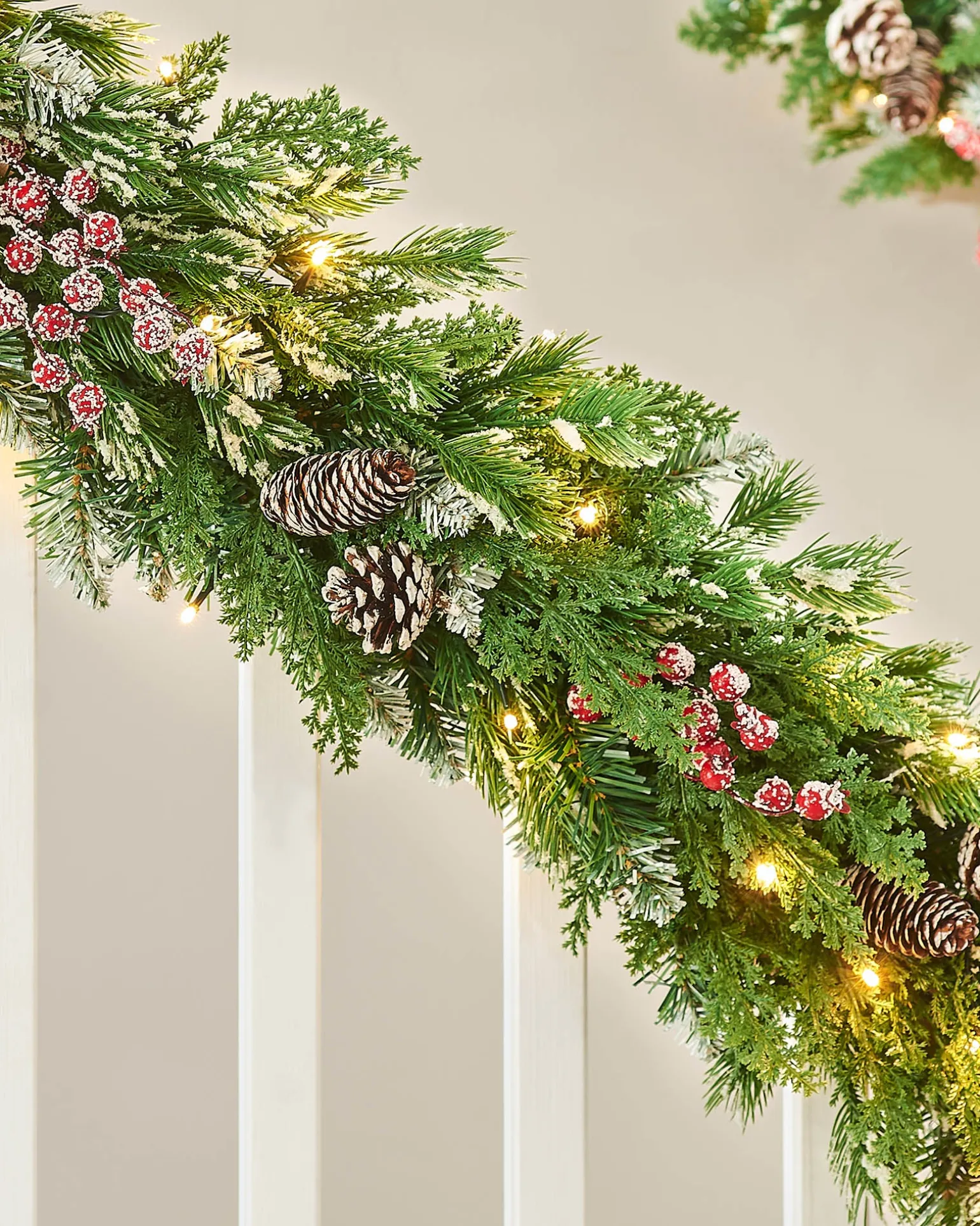 WeRChristmas Pre-Lit Snow Flocked Mixed Tip Garland, 9 Ft^ Snow Flocked Garlands|Decorated Garlands