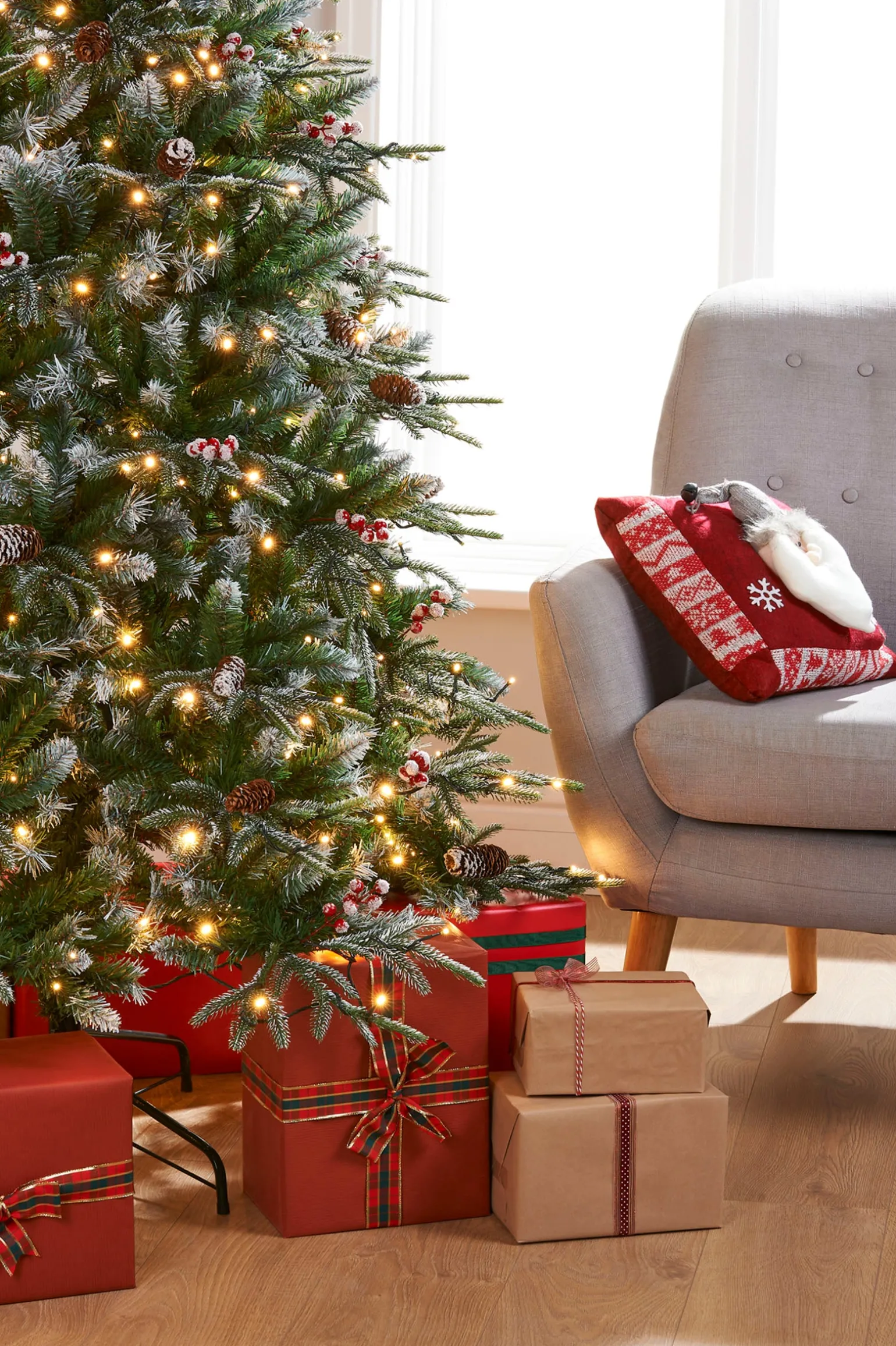 WeRChristmas Pre-Lit Snow Flocked Norwegian Spruce Christmas Tree, 7 Ft^ Snow Flocked Christmas Trees|Pre Lit Christmas Trees