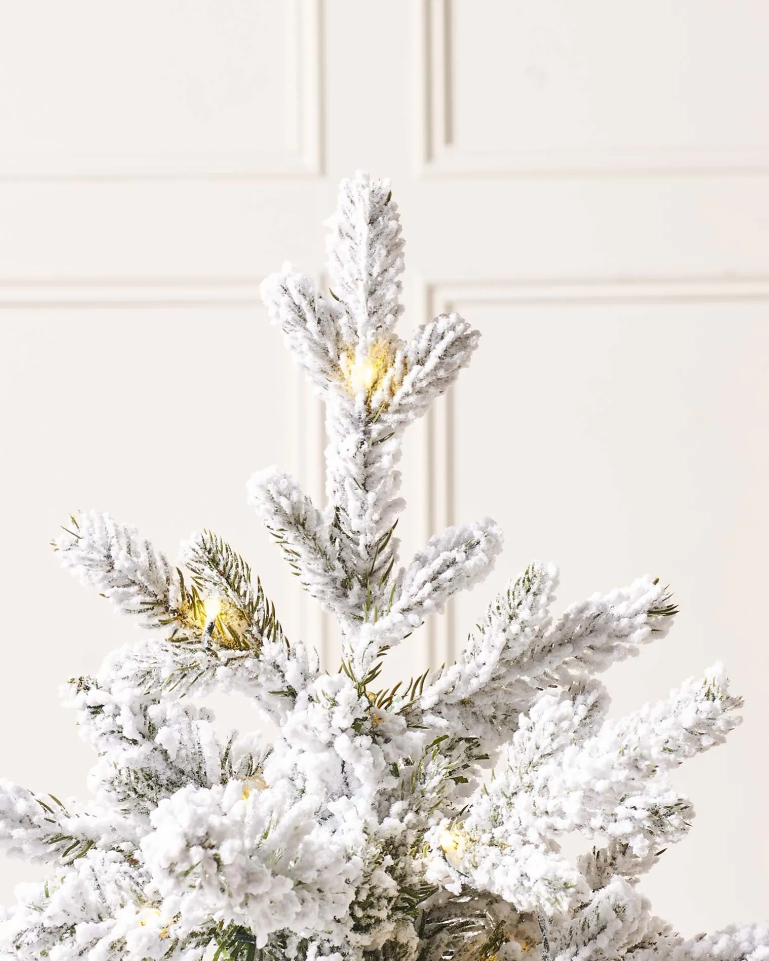 WeRChristmas Pre-Lit Snow Flocked Potted Christmas Tree, 3 Ft^ Budget Christmas Trees|Potted Christmas Trees