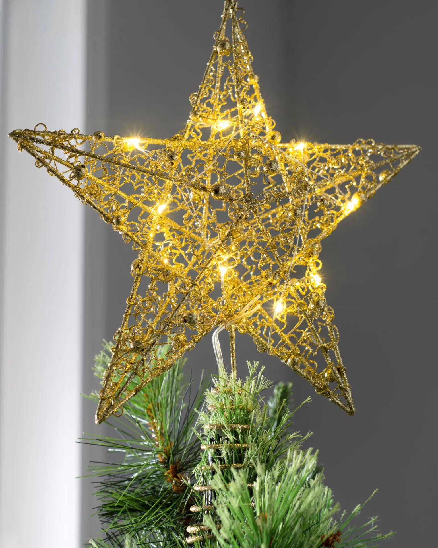 WeRChristmas Pre-Lit Star Christmas Tree Topper, Gold, 31 Cm^ Tree Toppers