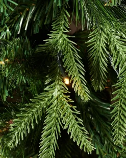 WeRChristmas Pre-Lit Victorian Mixed Tip Berries & Pinecones Christmas Tree, 5 Ft^ Budget Christmas Trees|Pre Lit Christmas Trees