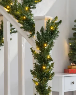 WeRChristmas Pre-Lit Warm White LEDs Garland, 18 Ft^ Plain Garlands|Pre Lit Garlands