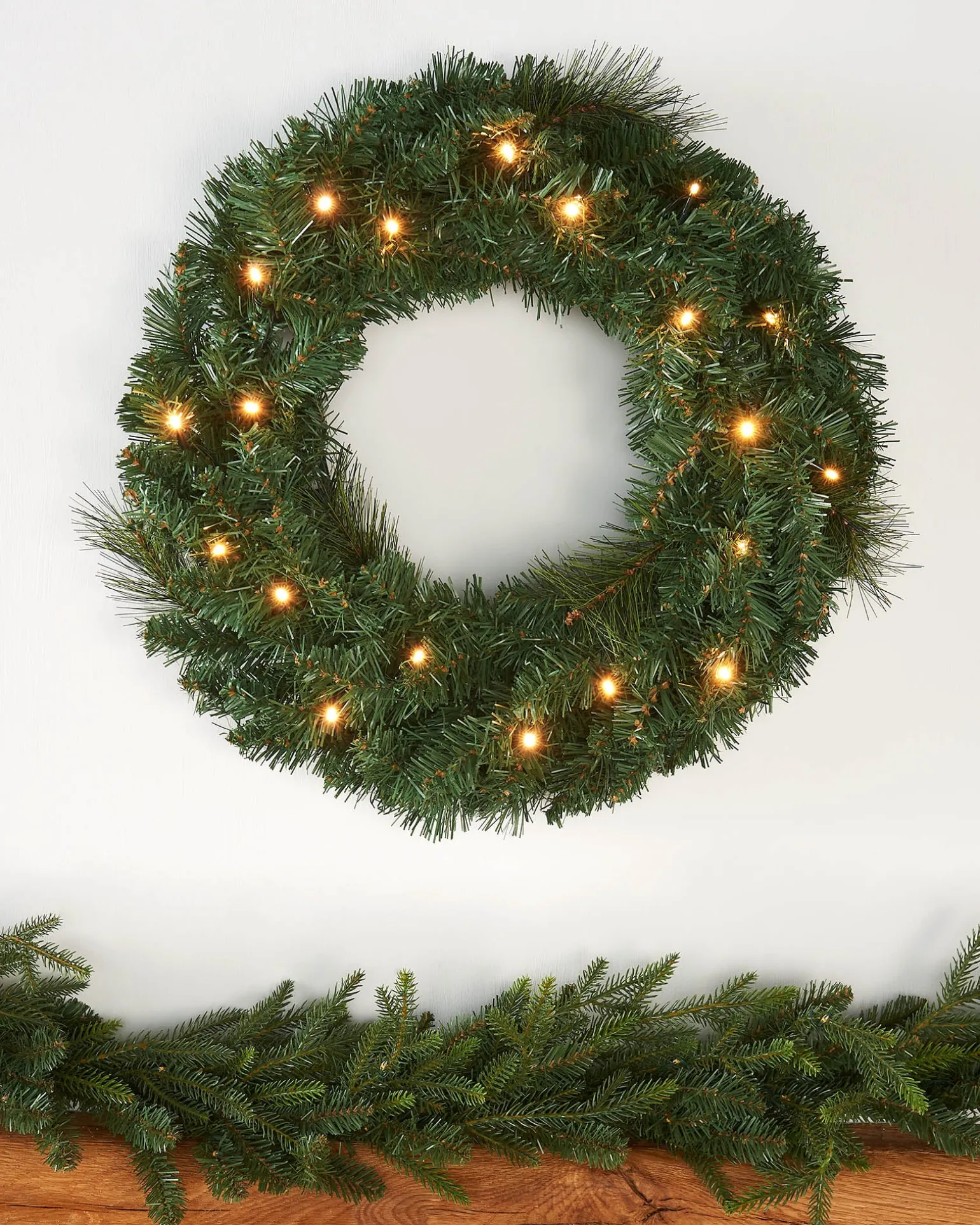 WeRChristmas Pre-Lit Wreath, 60 Cm^ Plain Wreaths|Pre Lit Wreaths