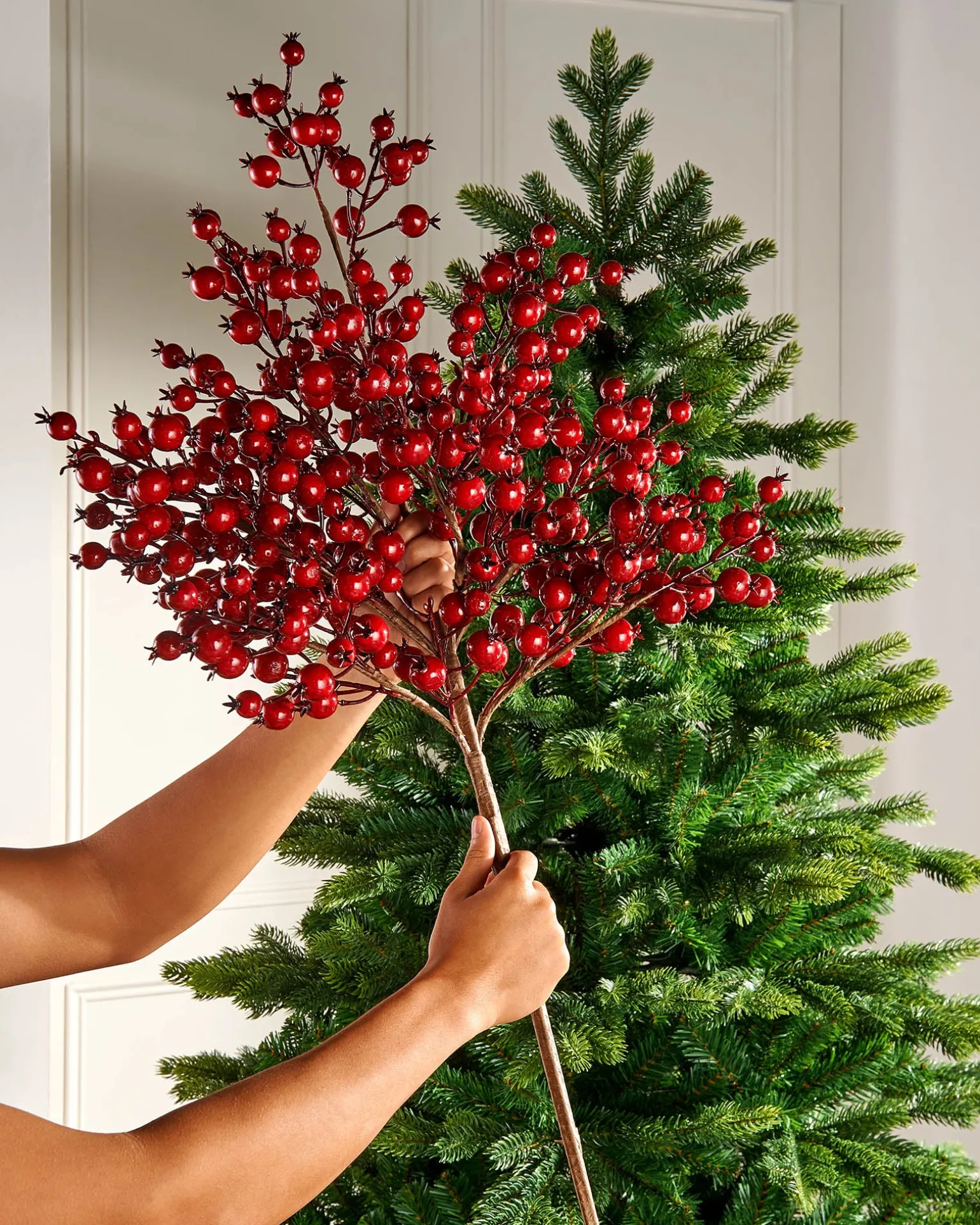 WeRChristmas Red Berry Tree Topper, 90 Cm^ Tree Toppers