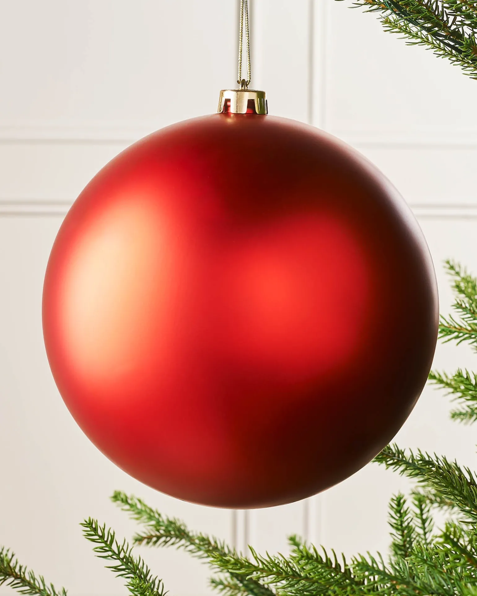 WeRChristmas Red Large Matt Shatterproof Bauble, 20 Cm^ Oversized Baubles|Shatterproof Baubles