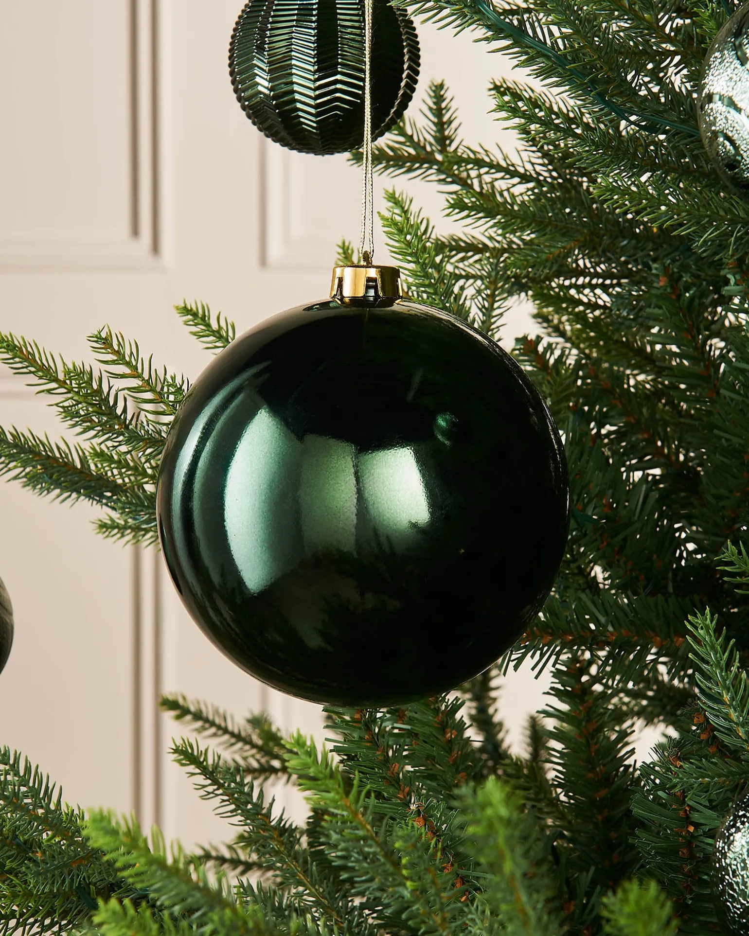 WeRChristmas Sage Green Large Gloss Shatterproof Bauble, 15 Cm^ Oversized Baubles|Shatterproof Baubles