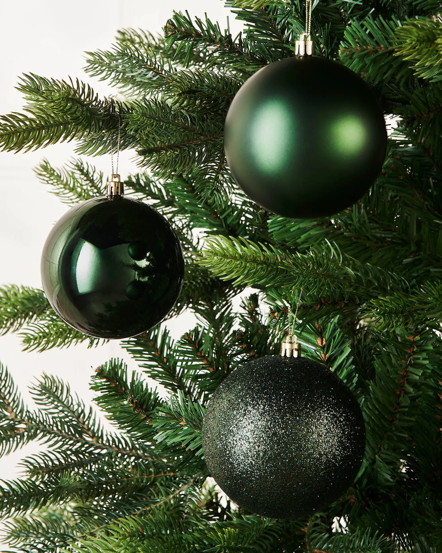 WeRChristmas Sage Green Shatterproof Baubles, 9 Pack, 10 Cm^ Oversized Baubles|Shatterproof Baubles