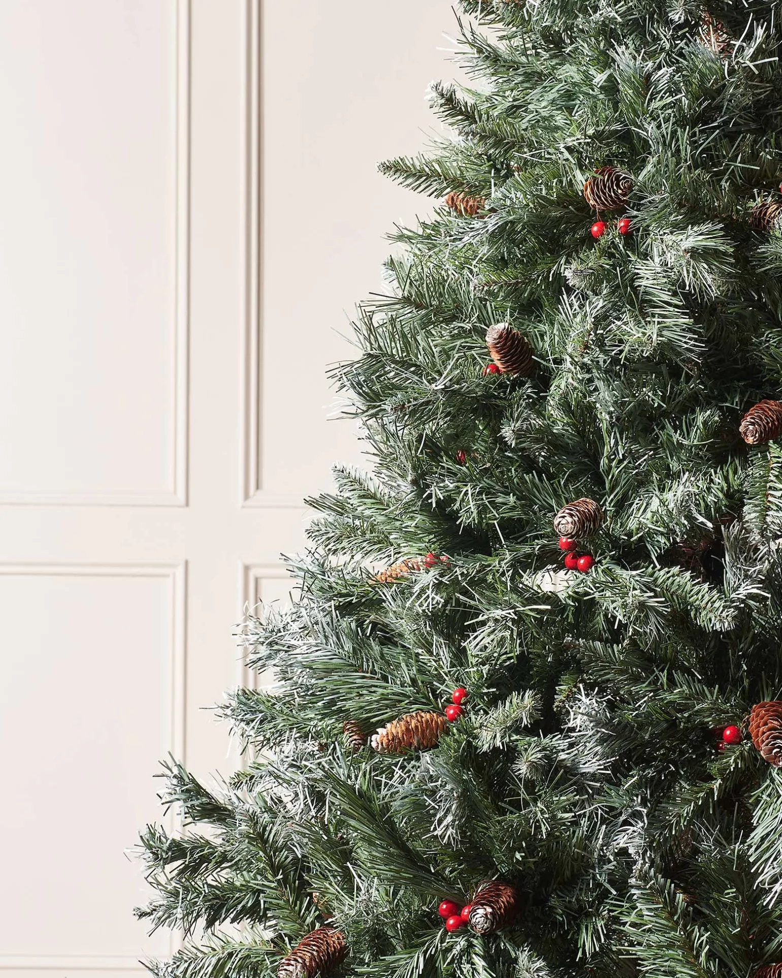 WeRChristmas Scandinavian Blue Spruce Christmas Tree, 5 Ft^ Budget Christmas Trees|Snow Flocked Christmas Trees