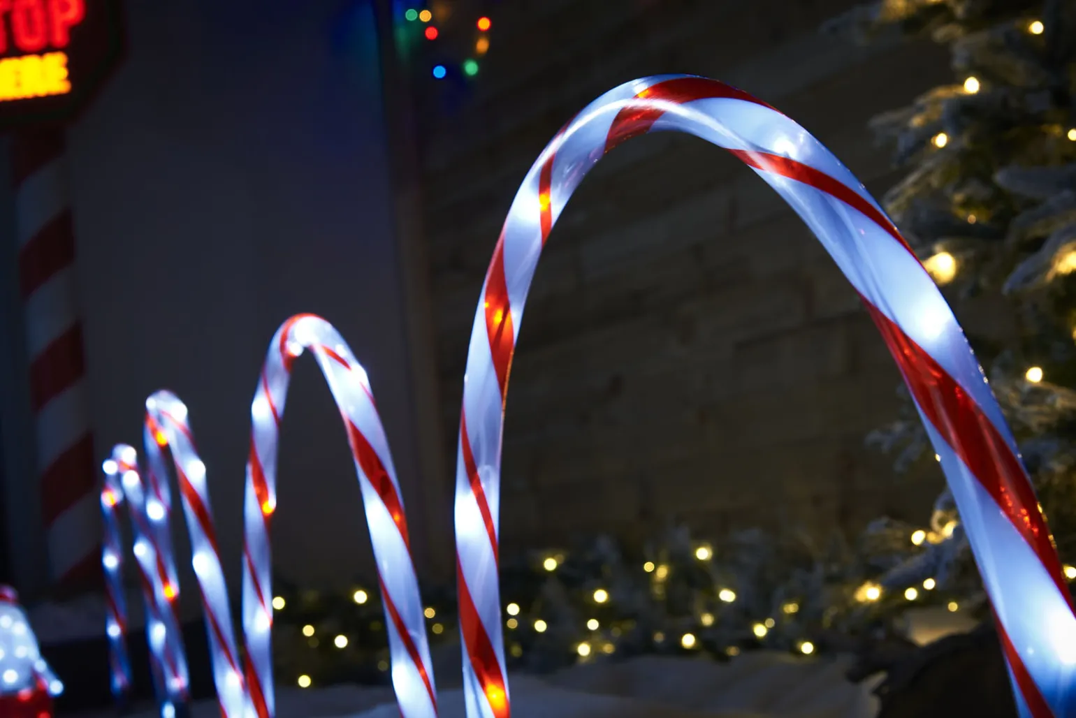 WeRChristmas Set Of 4 Candy Cane Arch Pathway Stake Lights, 50 Cm^ Pathway Lights