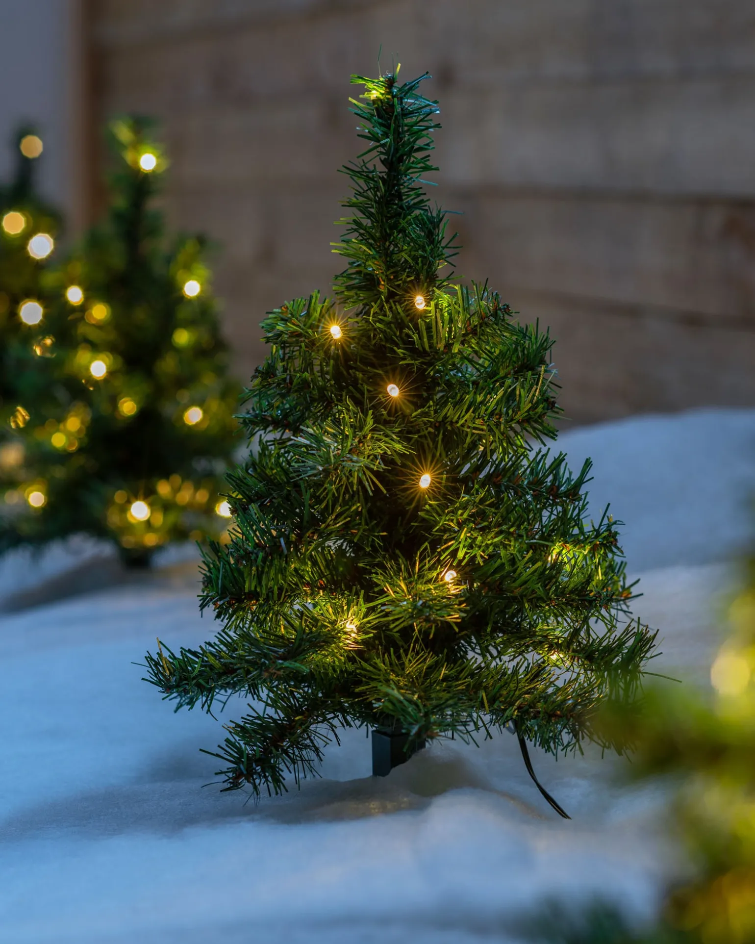 WeRChristmas Set Of 6 Christmas Tree Pathway Stake Lights, 30 Cm^ Pathway Lights