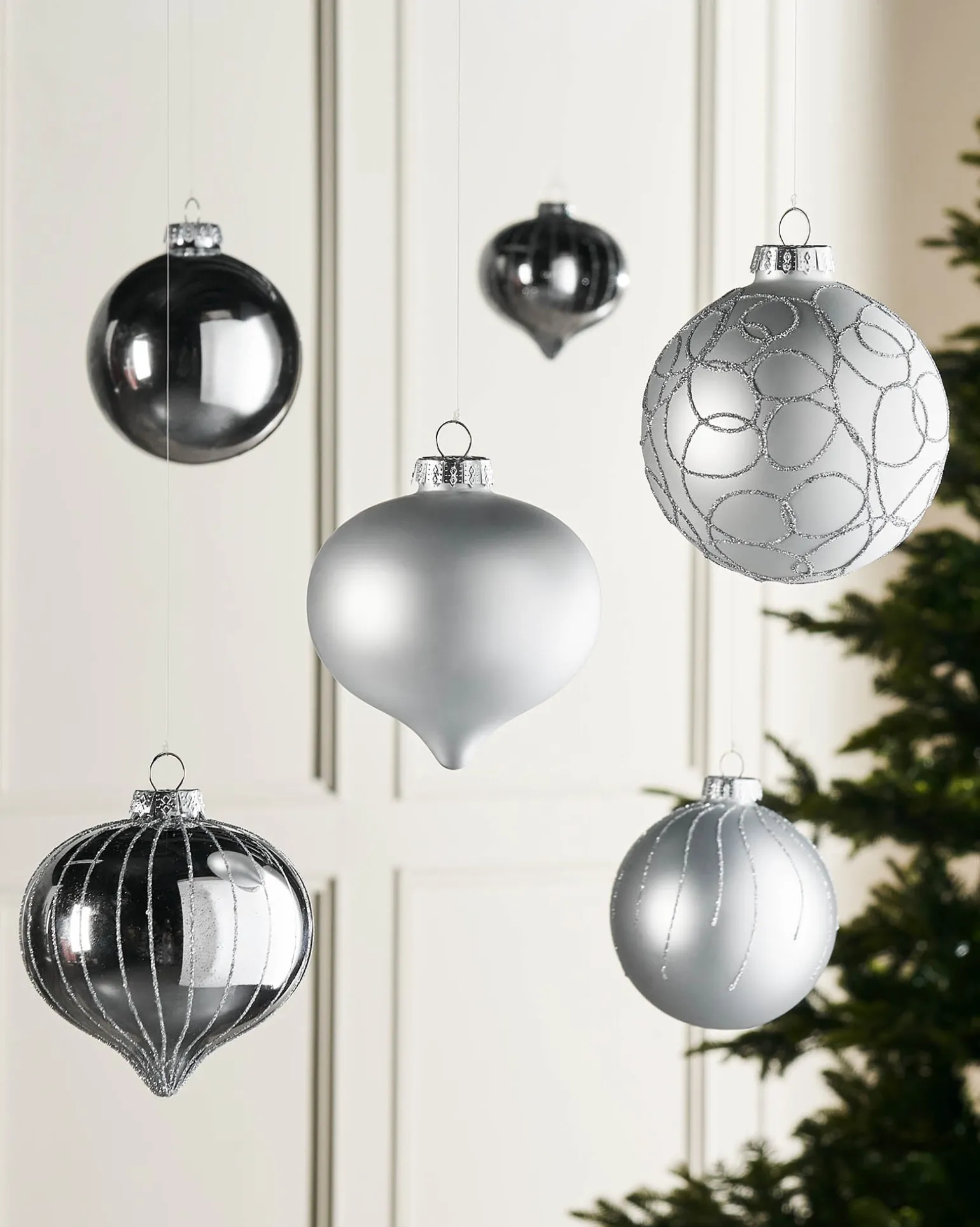 WeRChristmas Silver Glass Baubles, 6 Pack, 10 Cm^ Glass Baubles