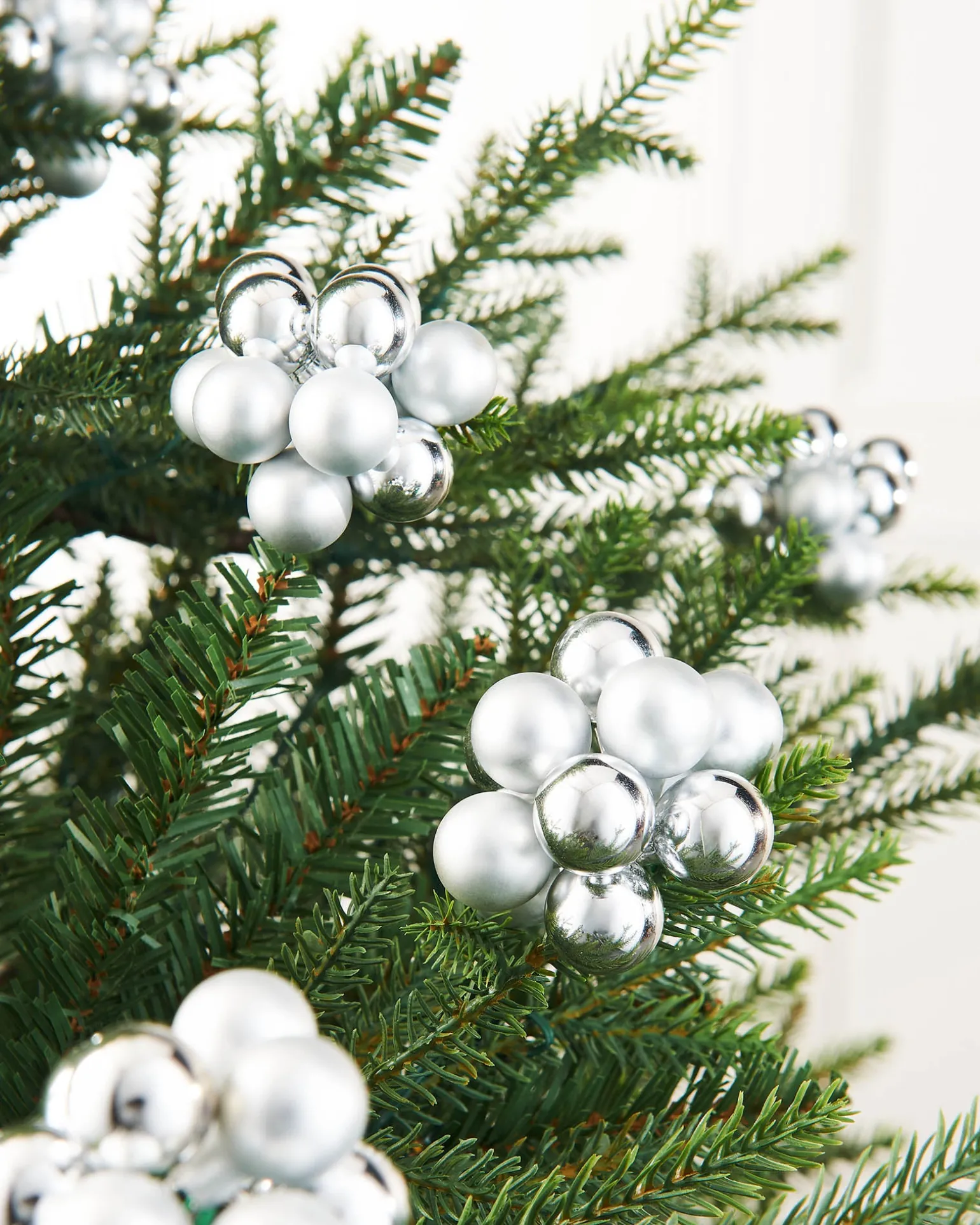 WeRChristmas Silver Glass Berry Cluster Baubles, 10 Pack^ Glass Baubles