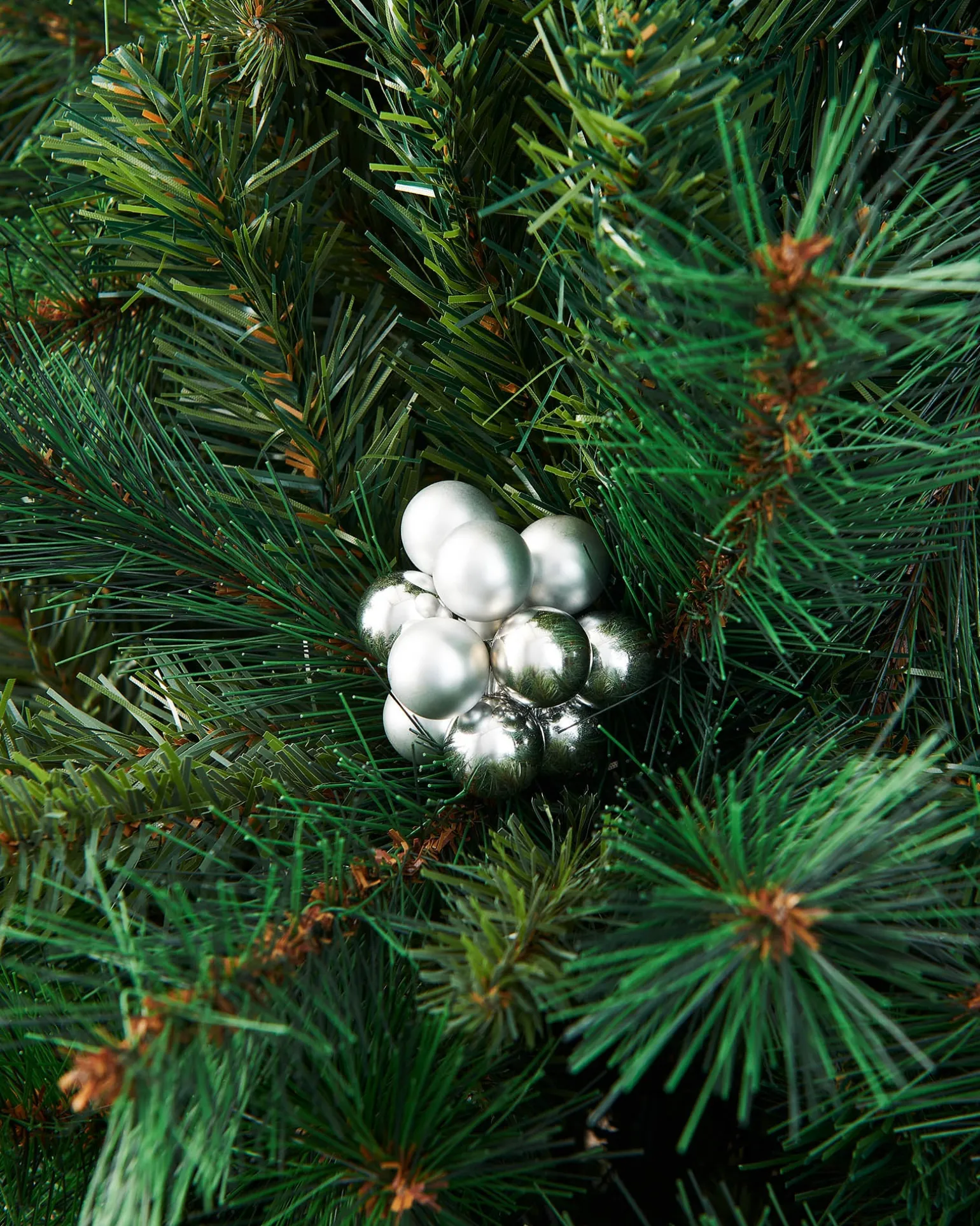 WeRChristmas Silver Glass Berry Cluster Baubles, 10 Pack^ Glass Baubles