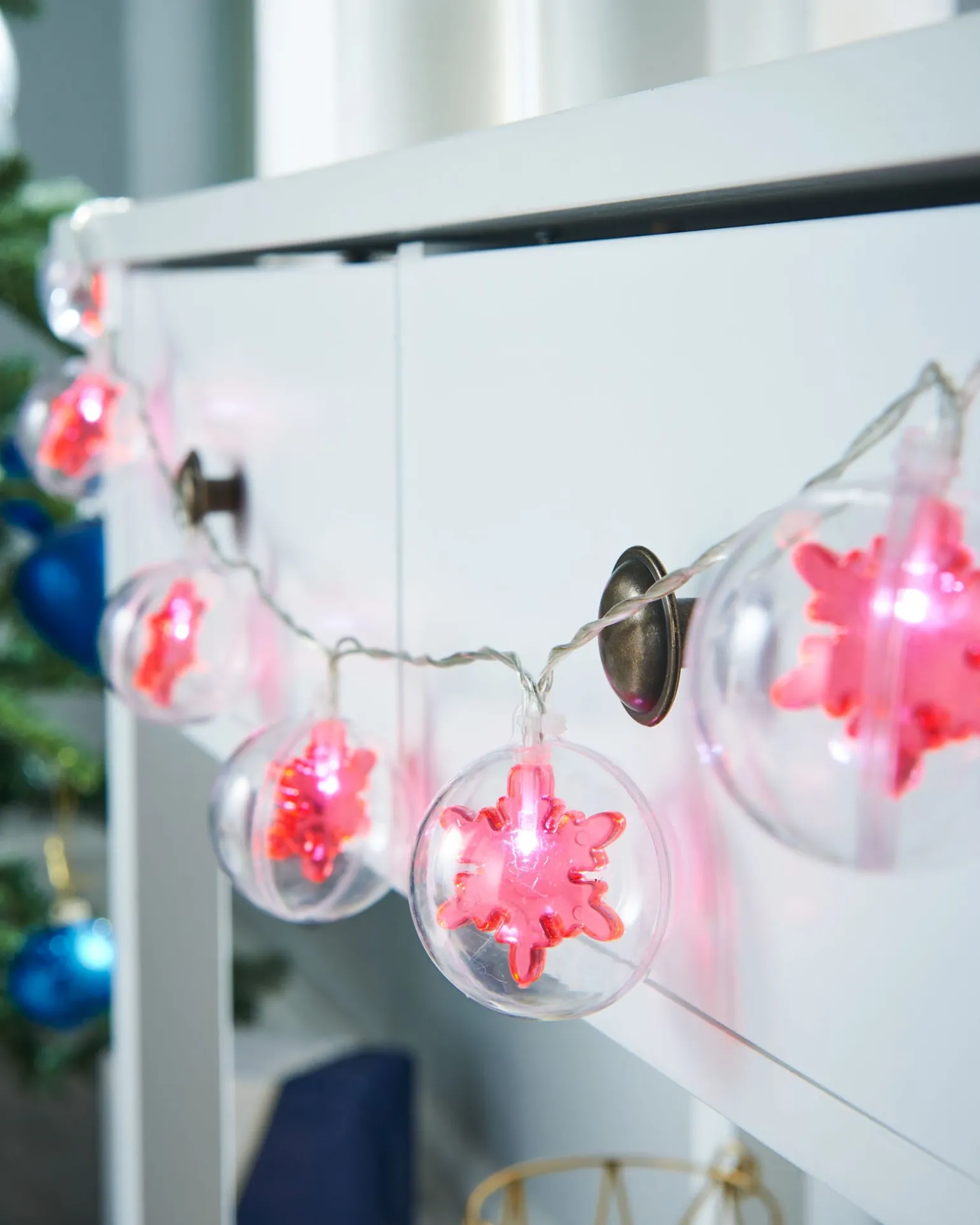 WeRChristmas Snowflake Bauble LED Light String, Red, 1.8 M^ Fairy Lights