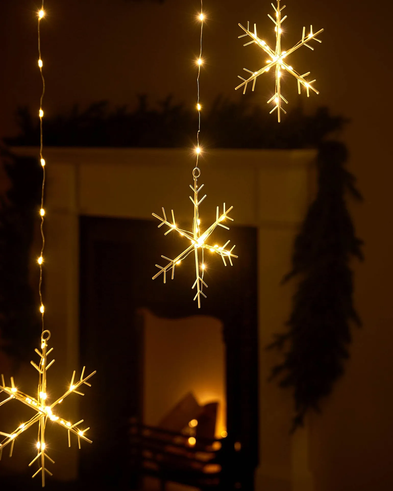 WeRChristmas Snowflake Curtain Light String, 1.2 M^ Window Silhouettes|Curtain & Net Lights