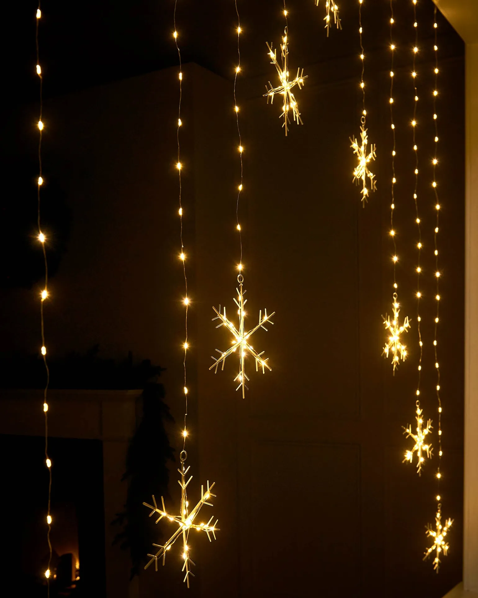 WeRChristmas Snowflake Curtain Light String, 1.2 M^ Window Silhouettes|Curtain & Net Lights