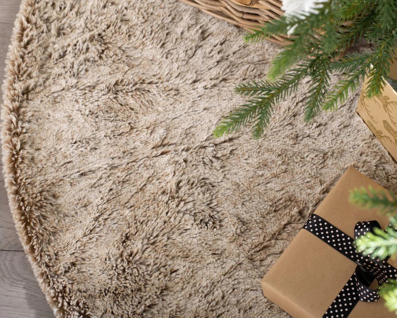 WeRChristmas Two Tones Fur Tree Skirt, Brown, 120 Cm^ Skirts & Collars