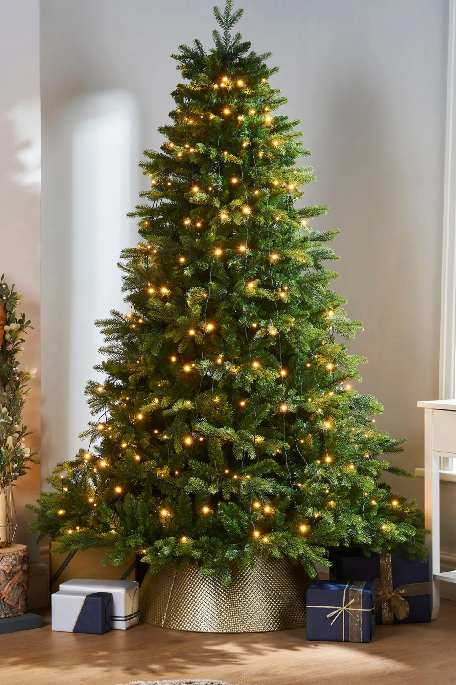 WeRChristmas Warm White LED Christmas Tree Light String, 2.5 M^ Tree Lights