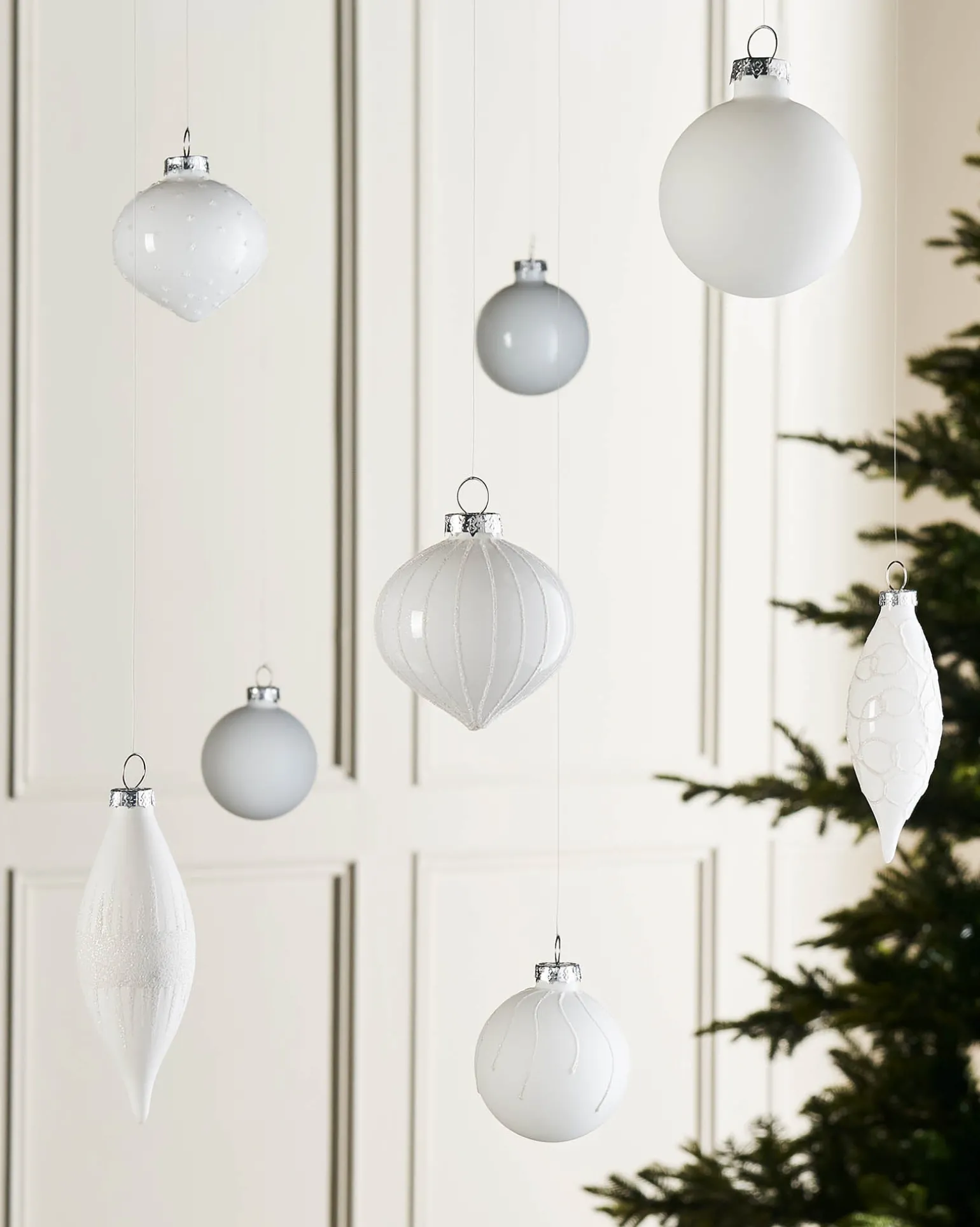 WeRChristmas White Glass Baubles, 20 Pack^ Glass Baubles
