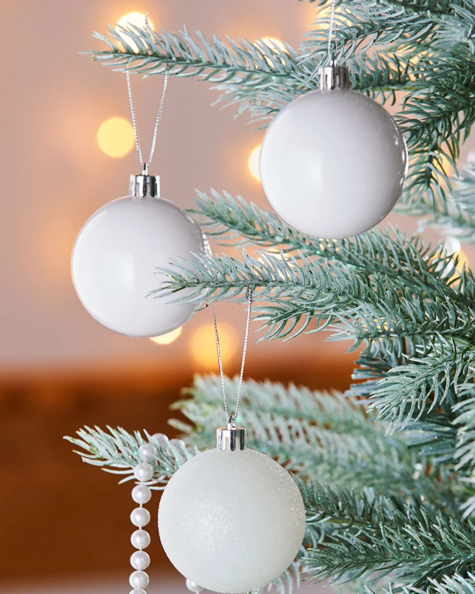WeRChristmas White Shatterproof Baubles, 42 Pack, 6 Cm^ Shatterproof Baubles