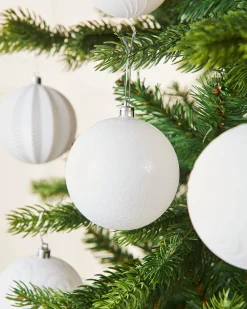 WeRChristmas White Shatterproof Baubles, 16 Pack, 8 Cm^ Shatterproof Baubles